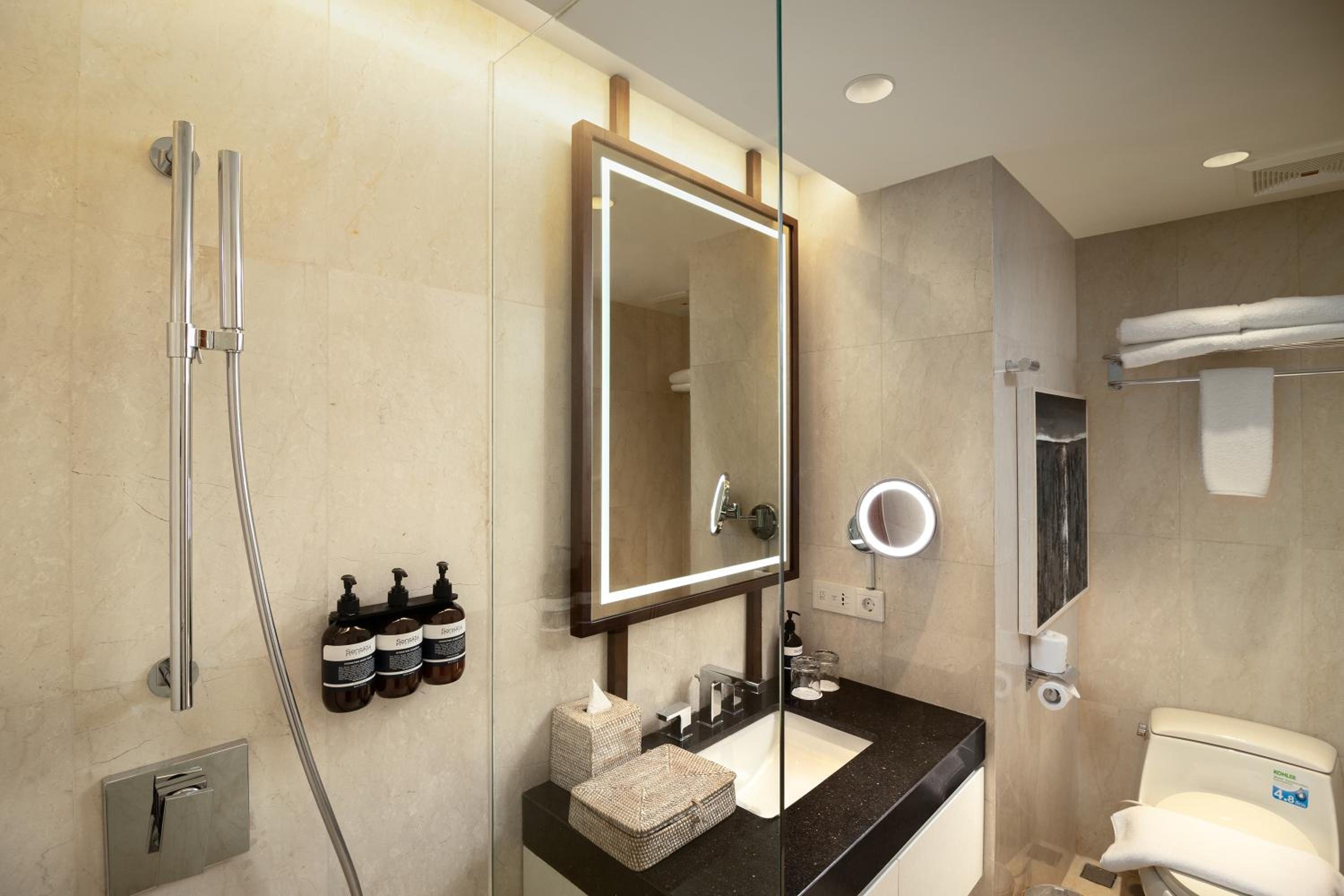 Two-Bedroom Garden Suite - Photo 22