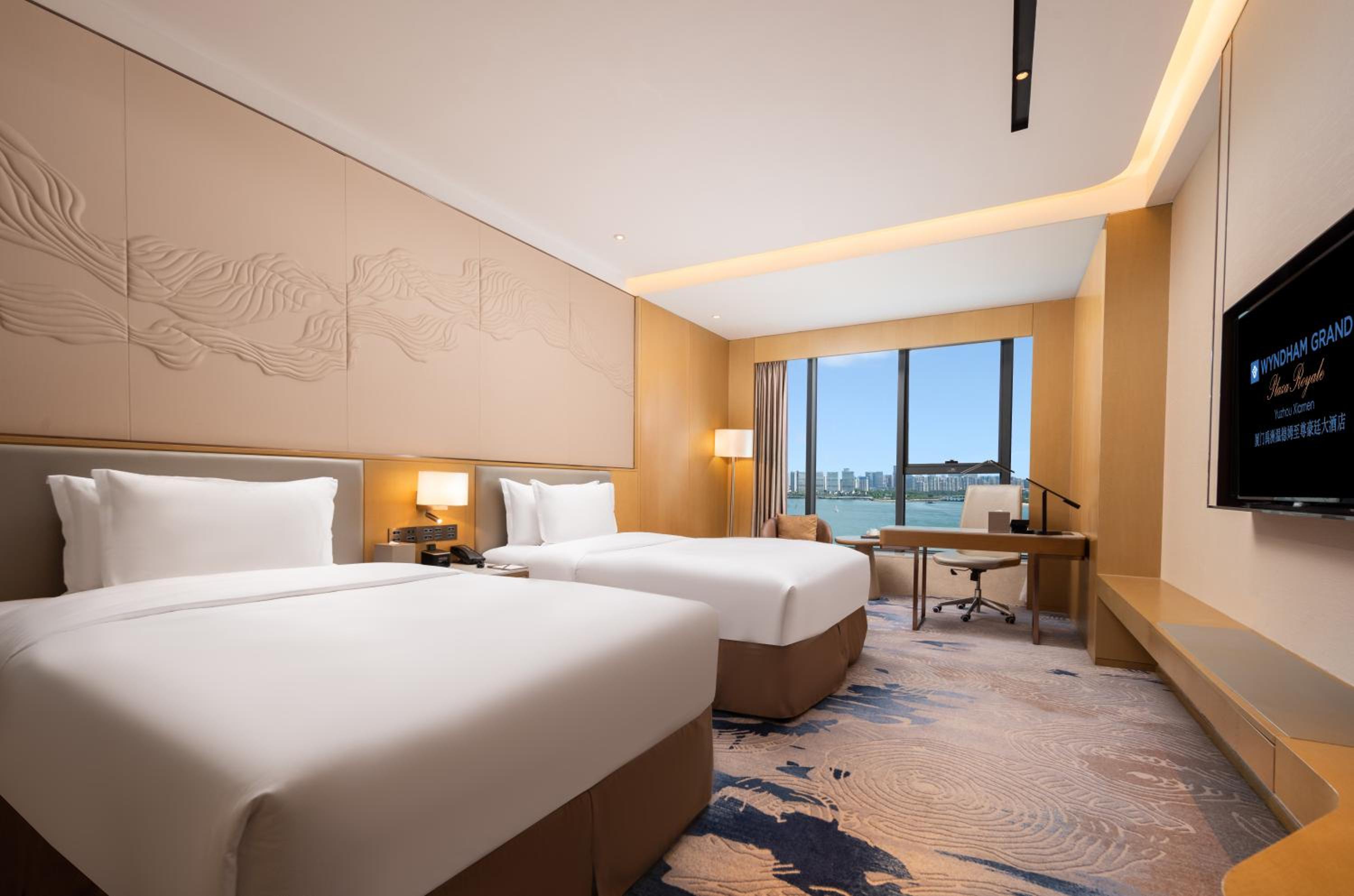 Deluxe Sea View Twin Room - Photo 3