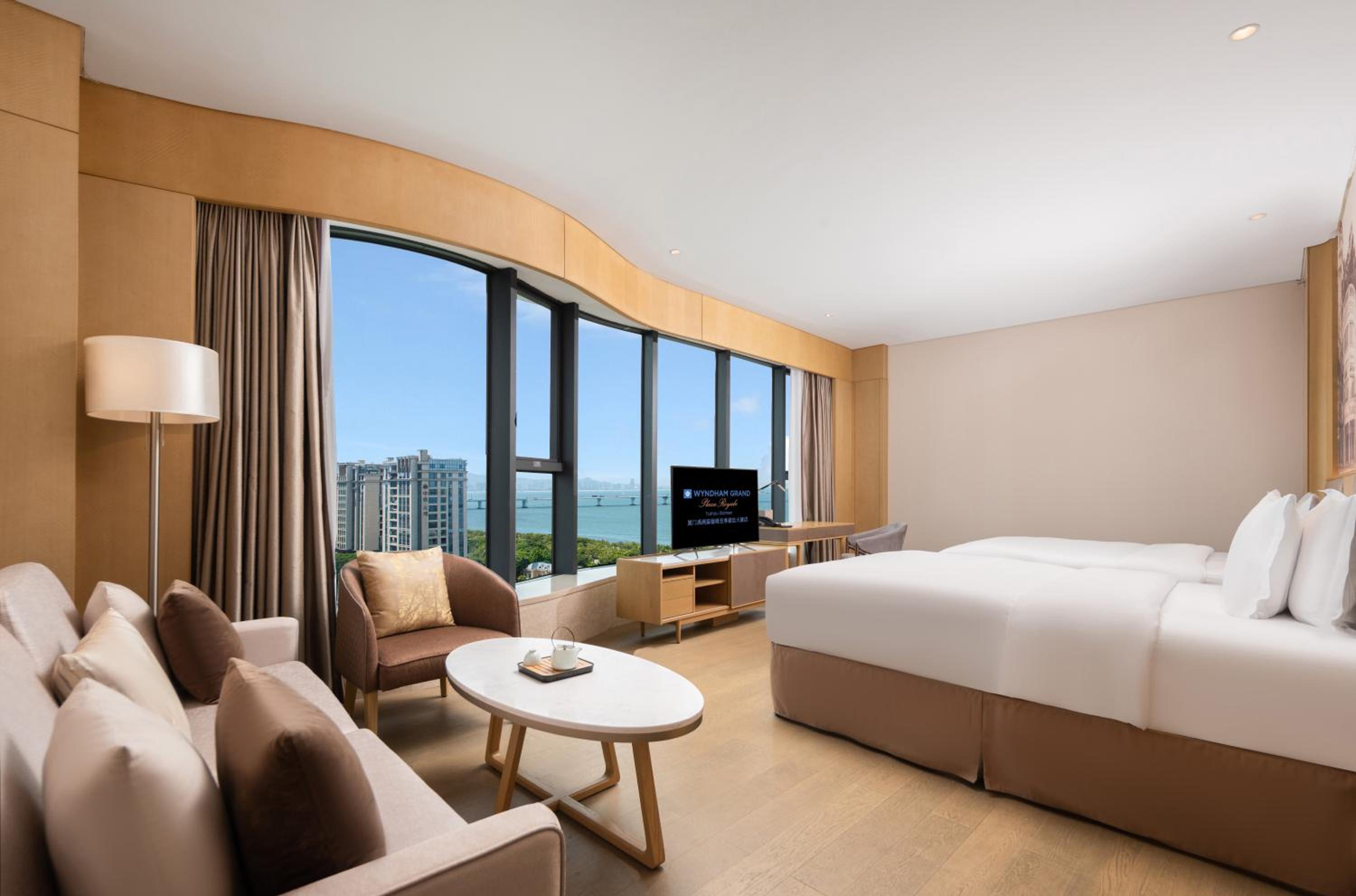 Premium Twin Room (Bridge View)