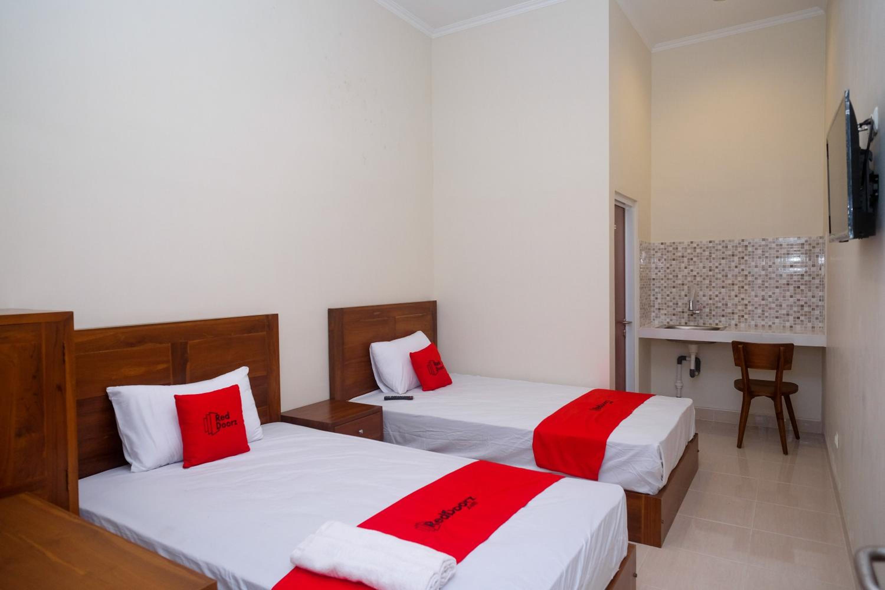Twin Room - Photo 7