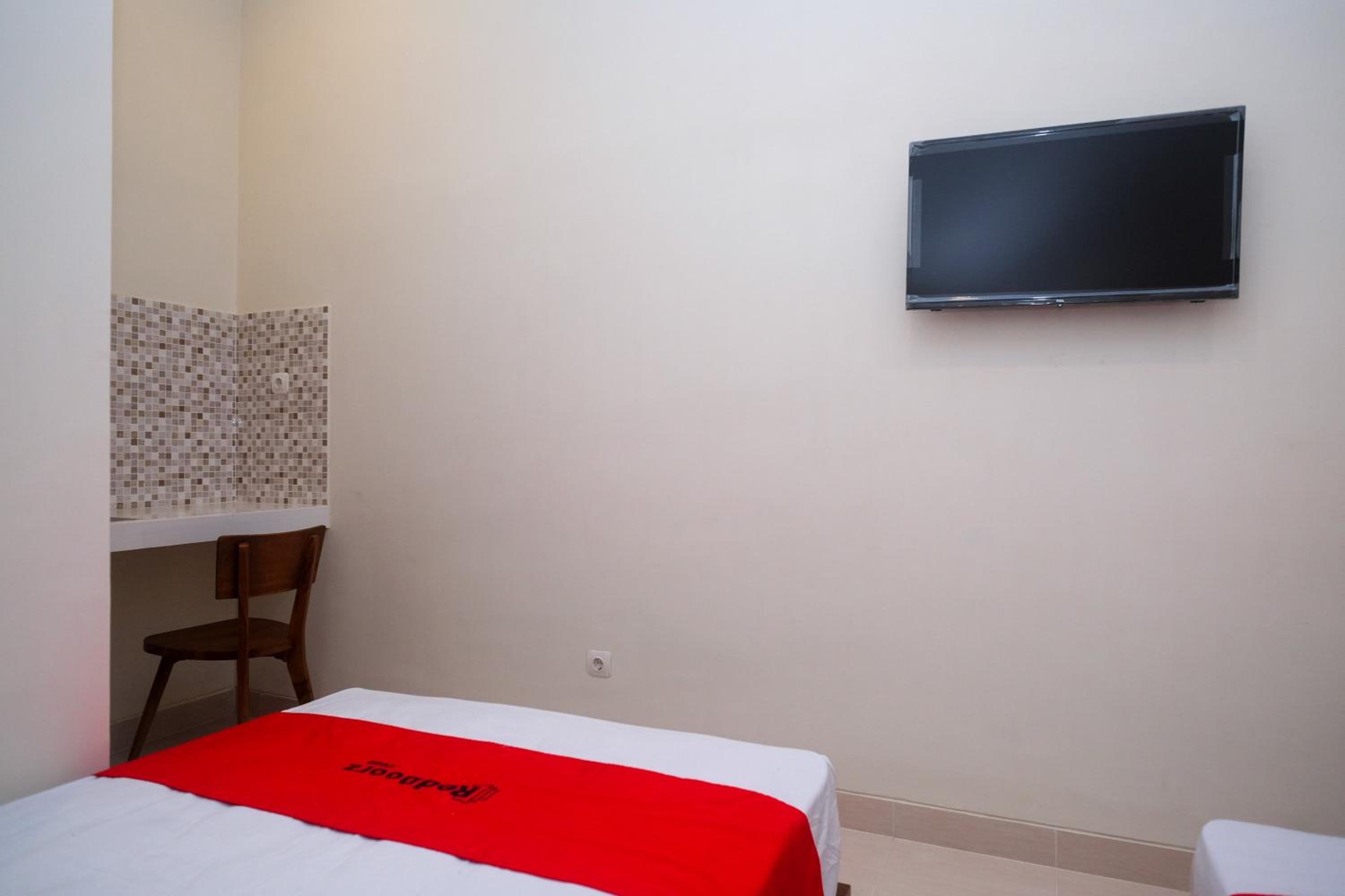 Twin Room - Photo 8