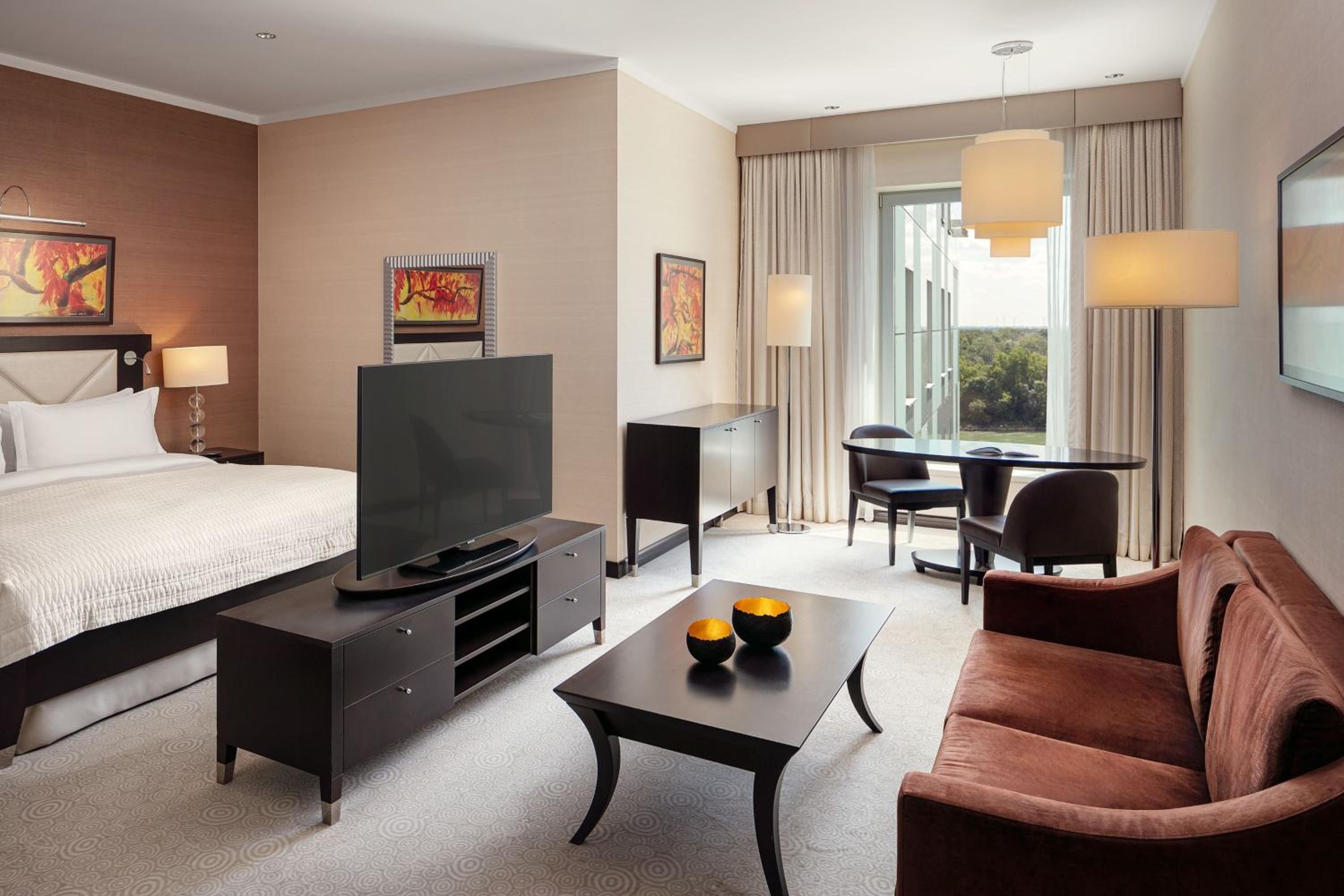 Junior Suite, Grand Living Room access level, Junior Suite - Photo 8