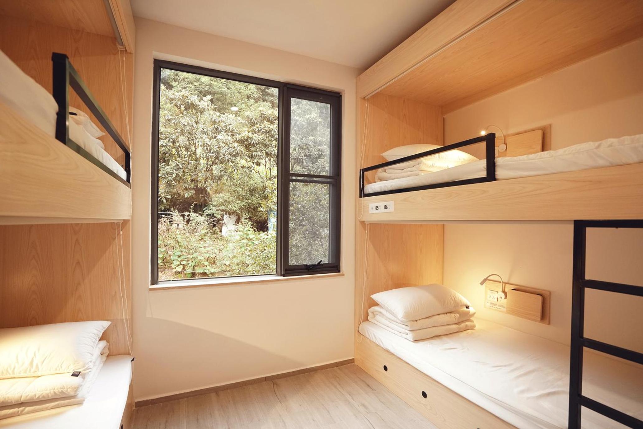 Bed in 6-Bed Female Dormitory Room photo 2