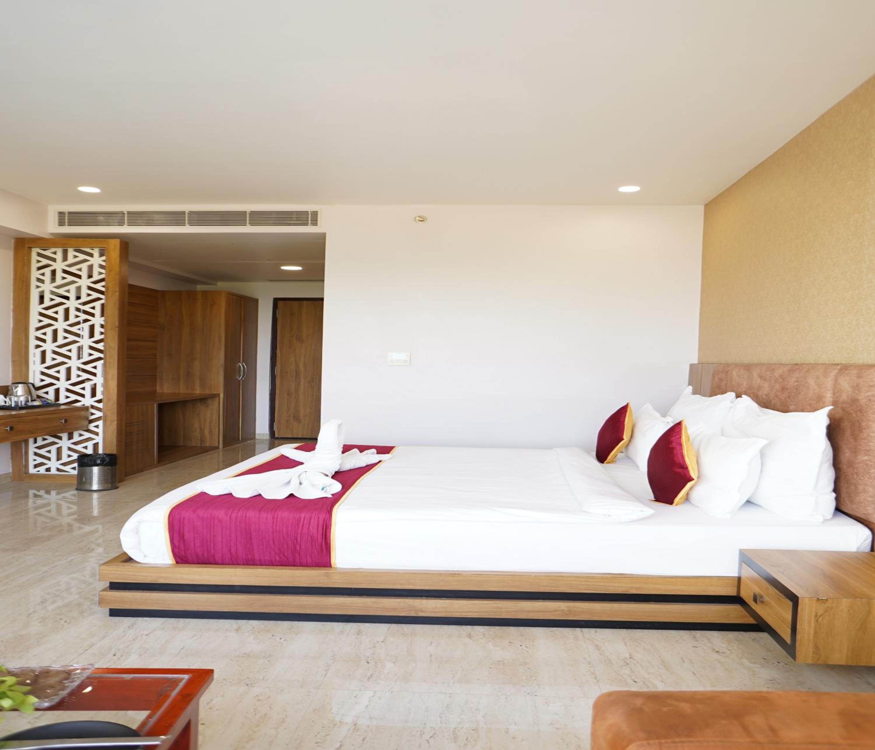 Super Deluxe Pool View - 20% discount on F&B and Soft Drinks - Photo 9