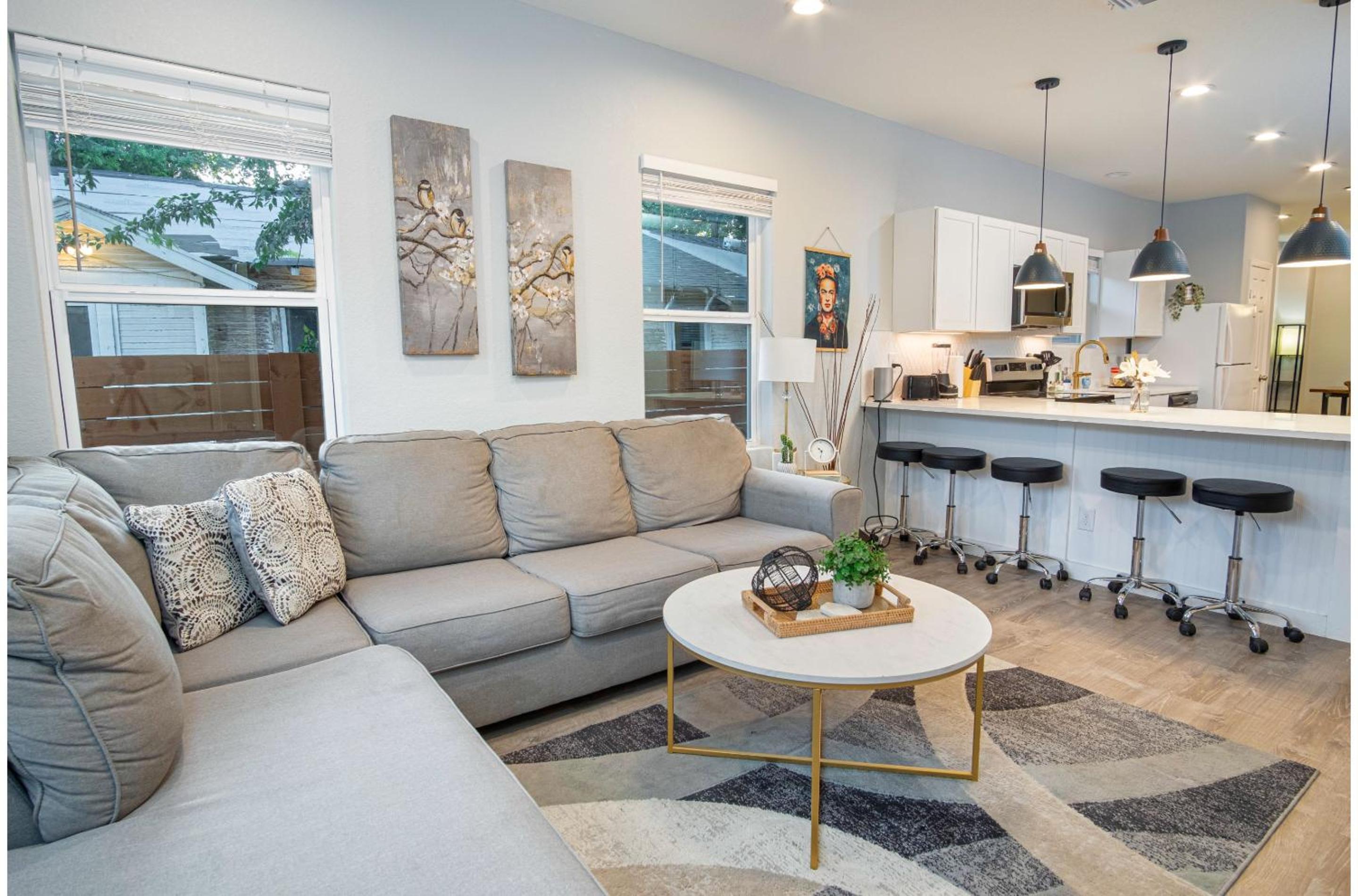 Four-Bedroom House - Photo 1