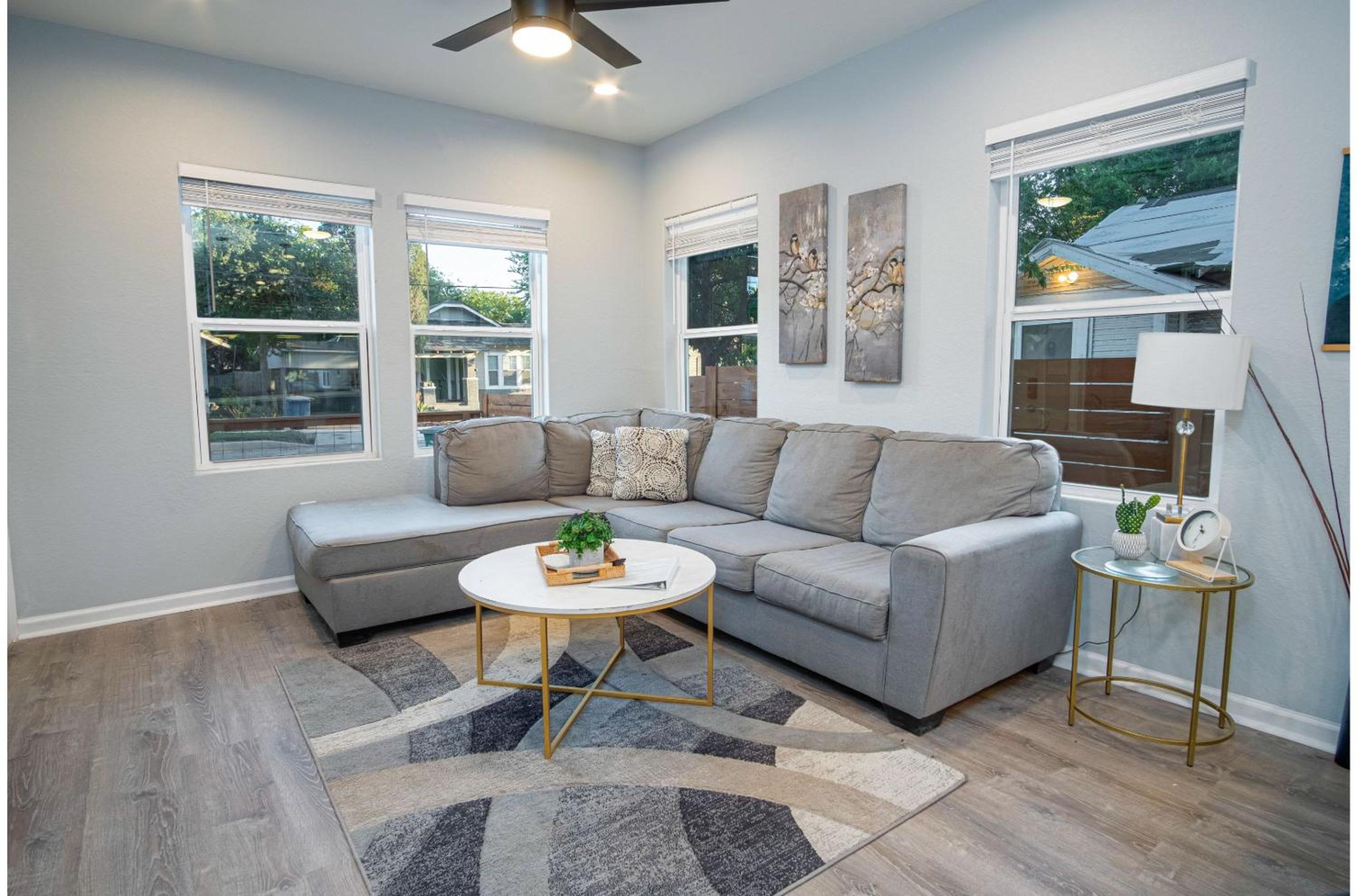 Four-Bedroom House - Photo 17