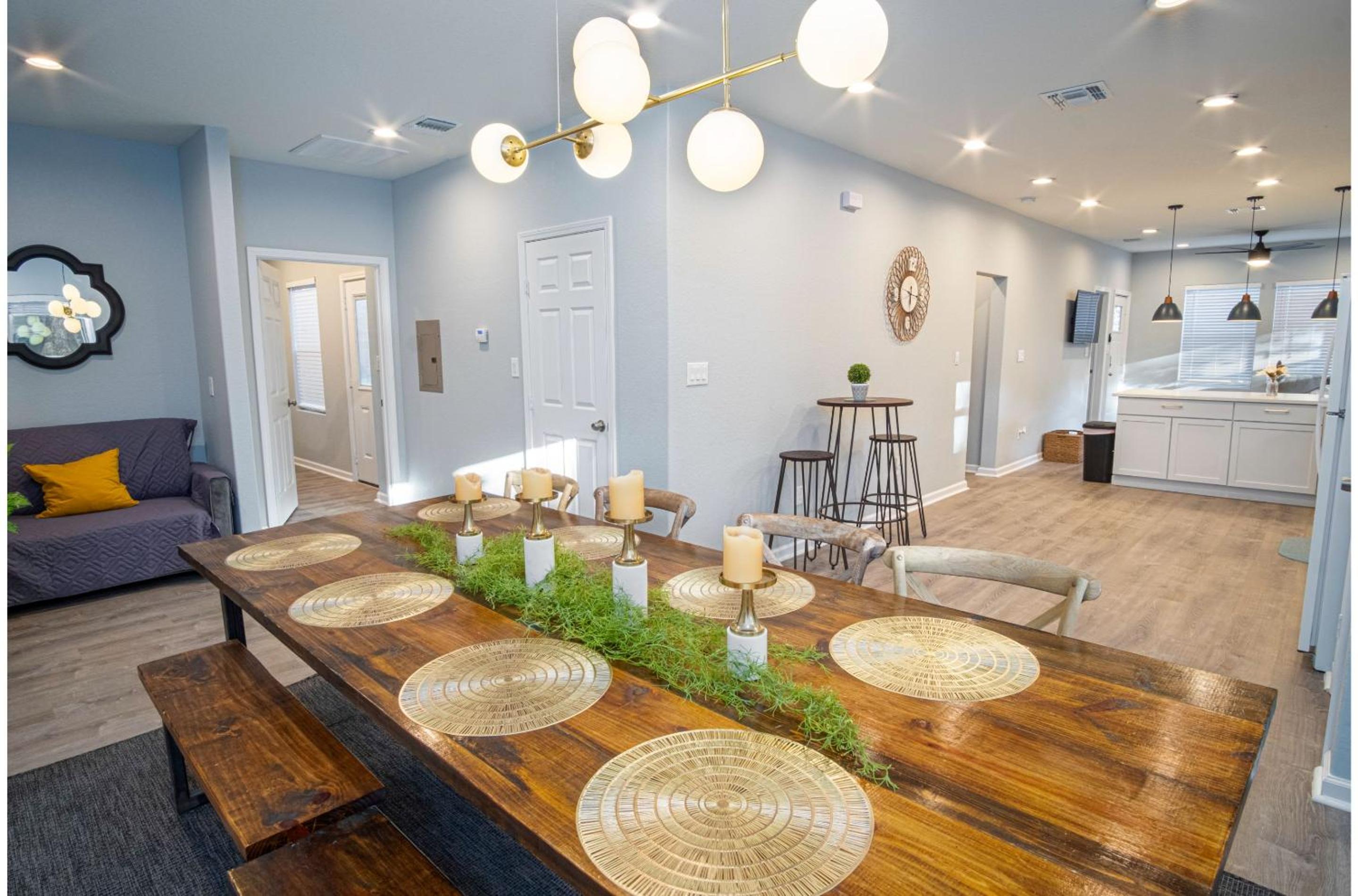 Four-Bedroom House - Photo 14