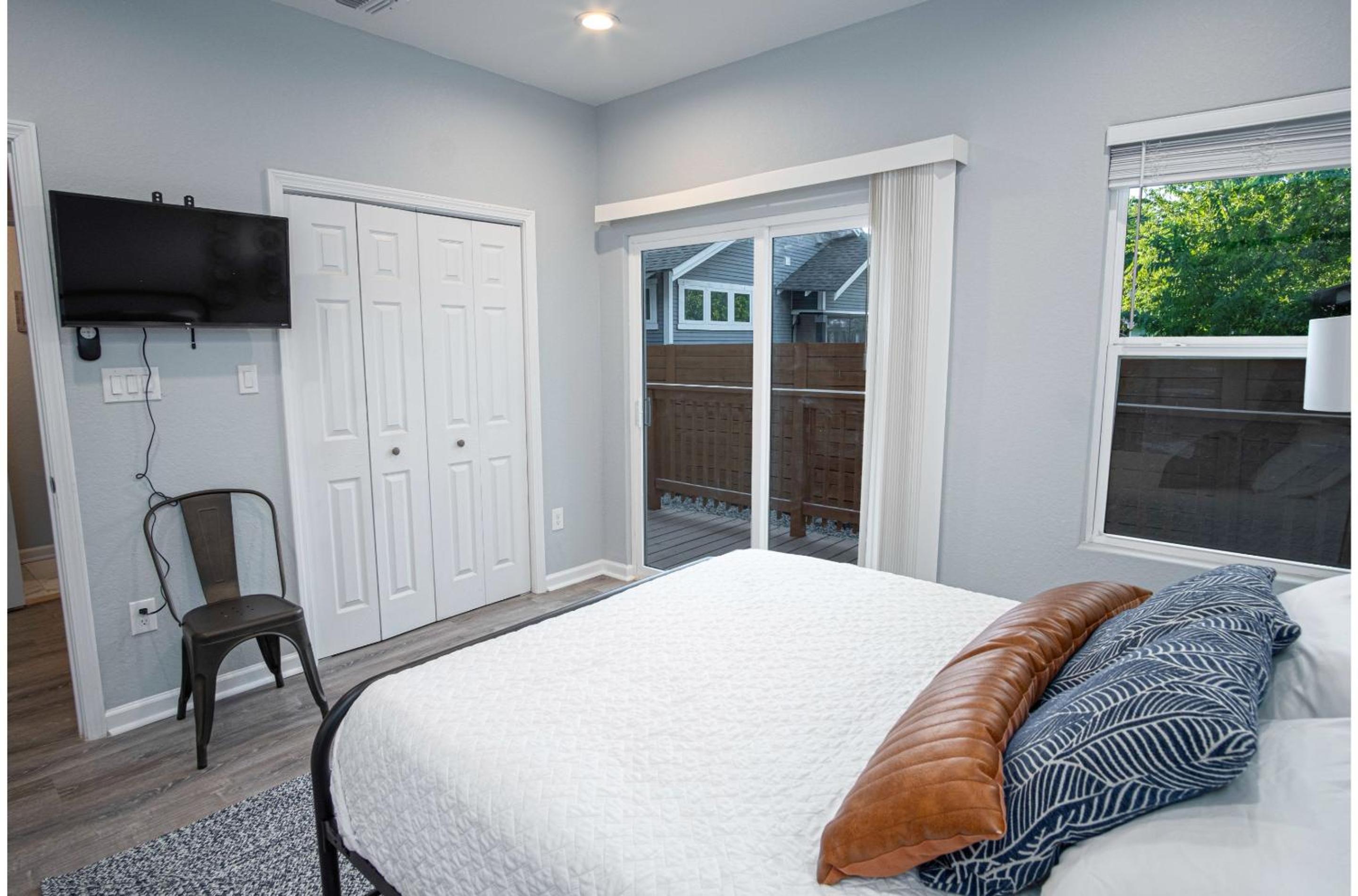 Four-Bedroom House - Photo 9