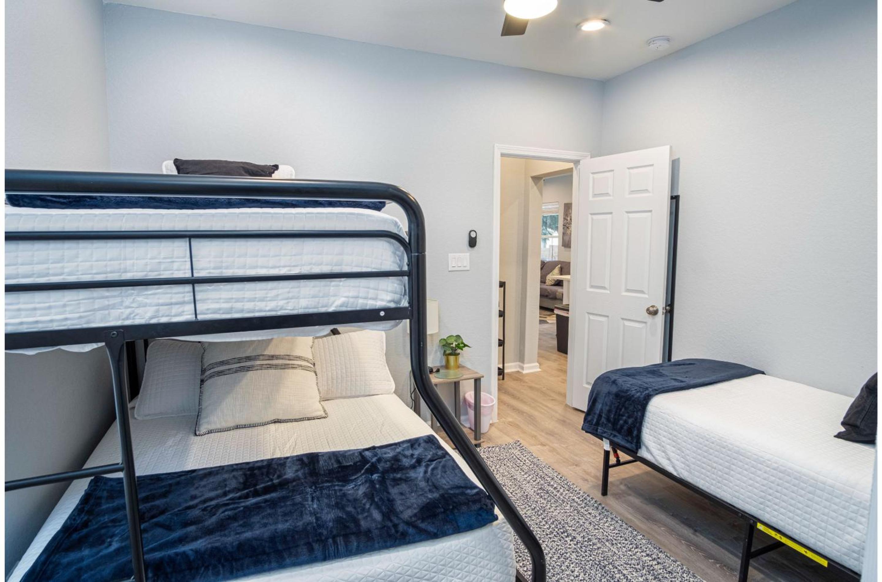Four-Bedroom House - Photo 30