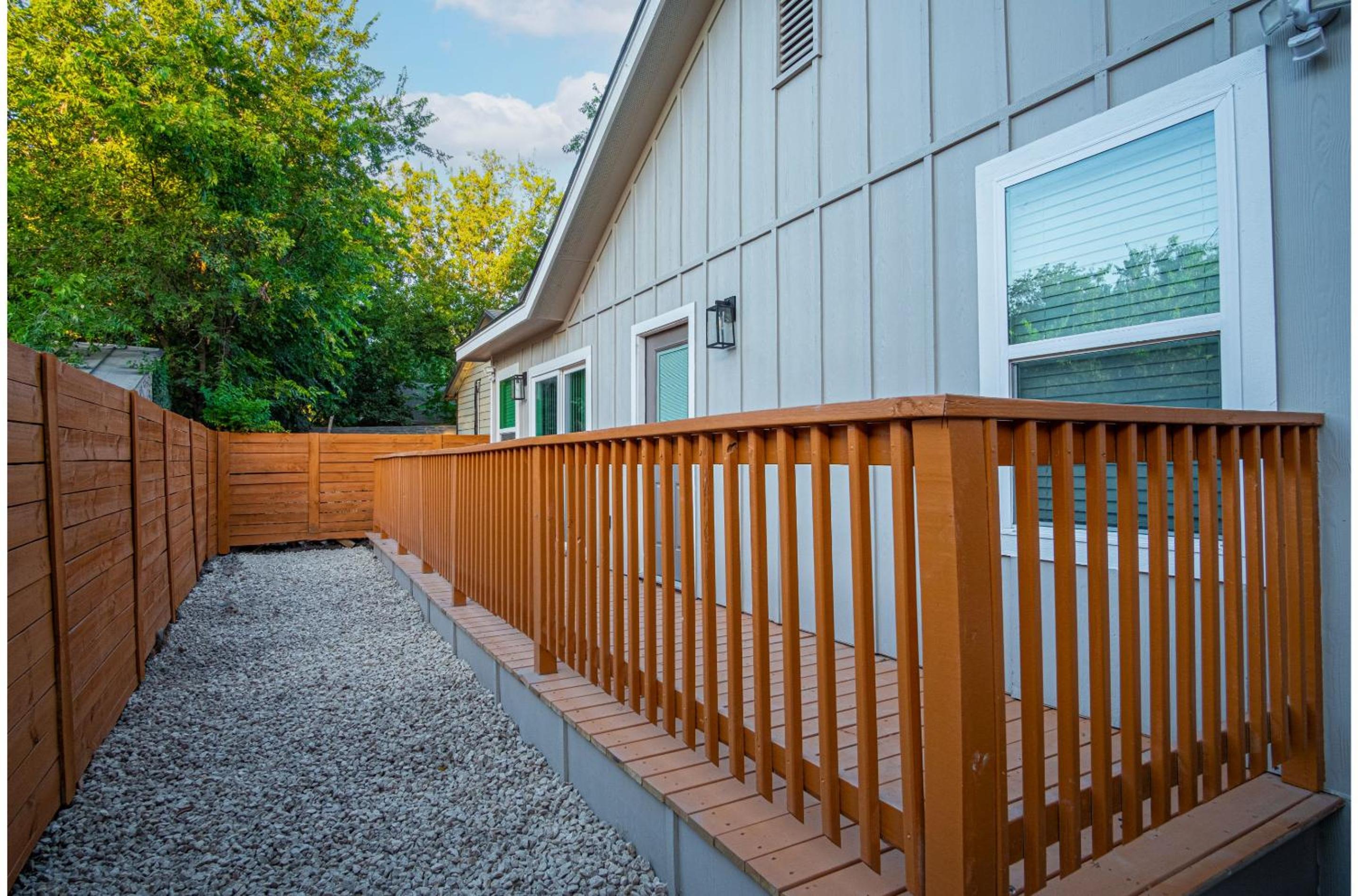 Four-Bedroom House - Photo 24