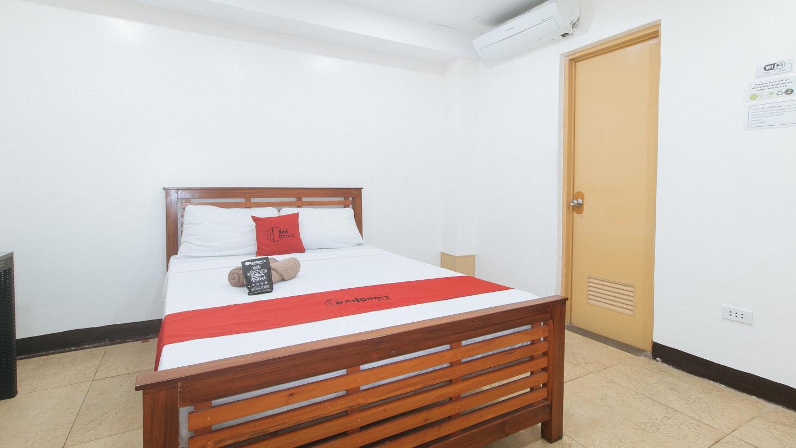 Deluxe Room - Photo 6