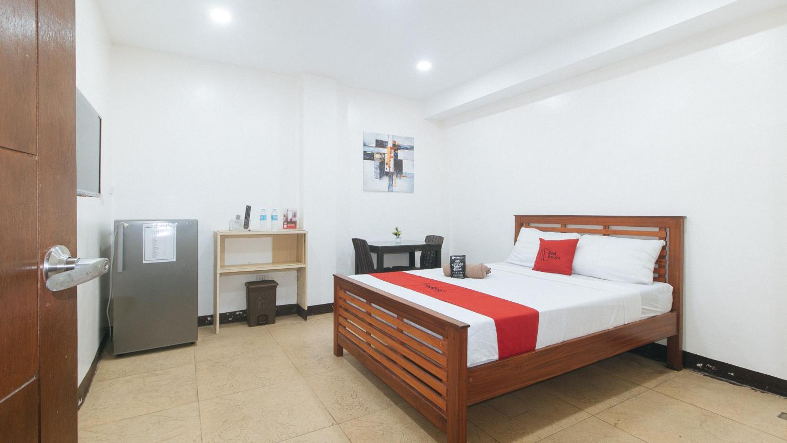 Deluxe Room - Photo 5