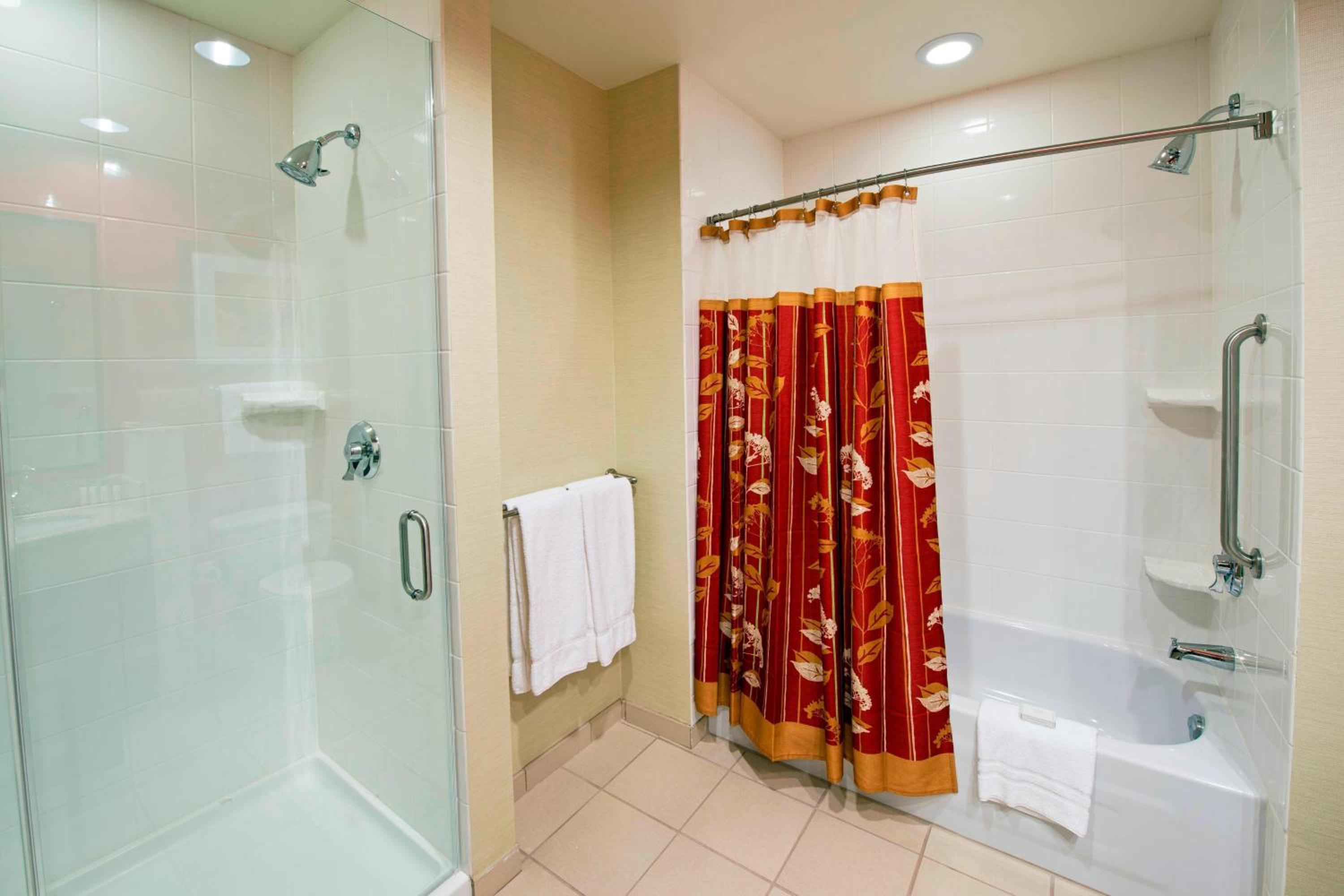 1 King Guest Room - Photo 7