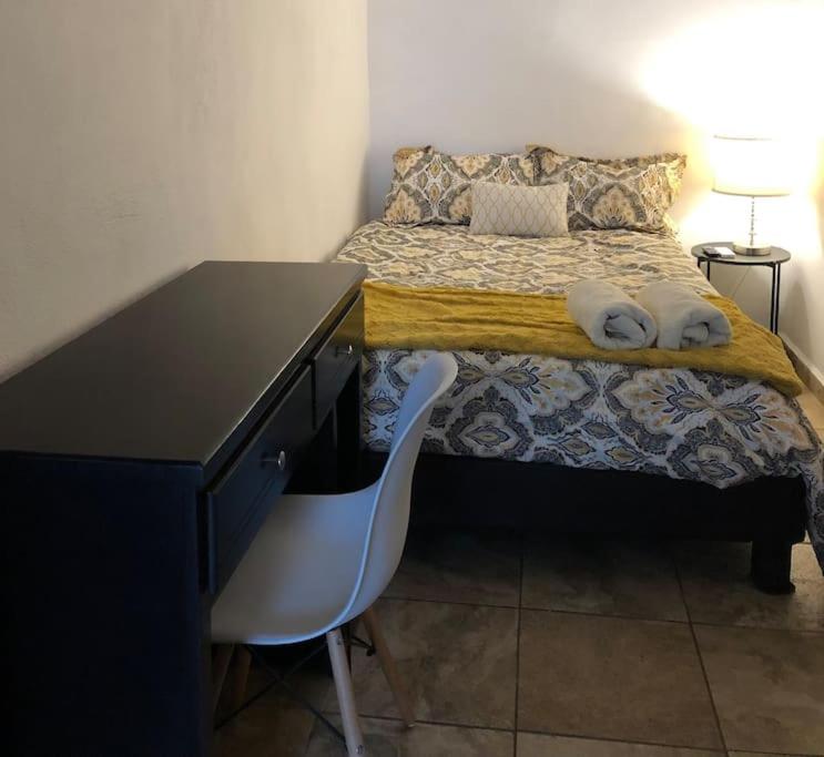 Budget Double Room - Photo 21