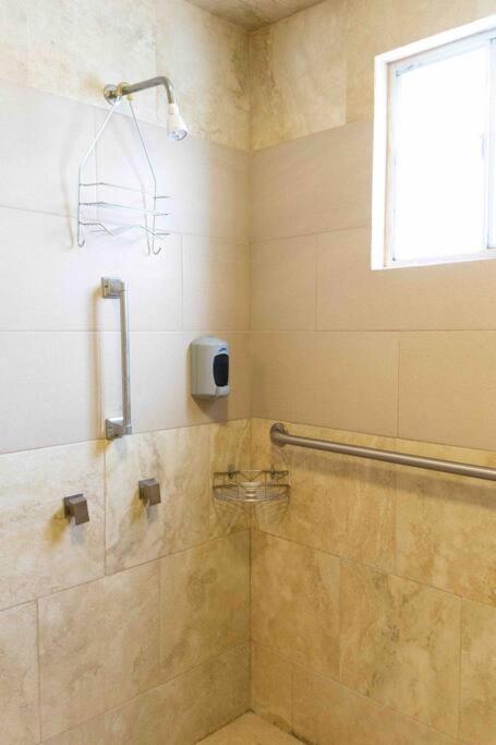 Budget Double Room - Photo 14