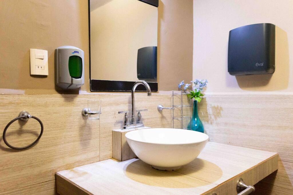 Budget Double Room - Photo 13