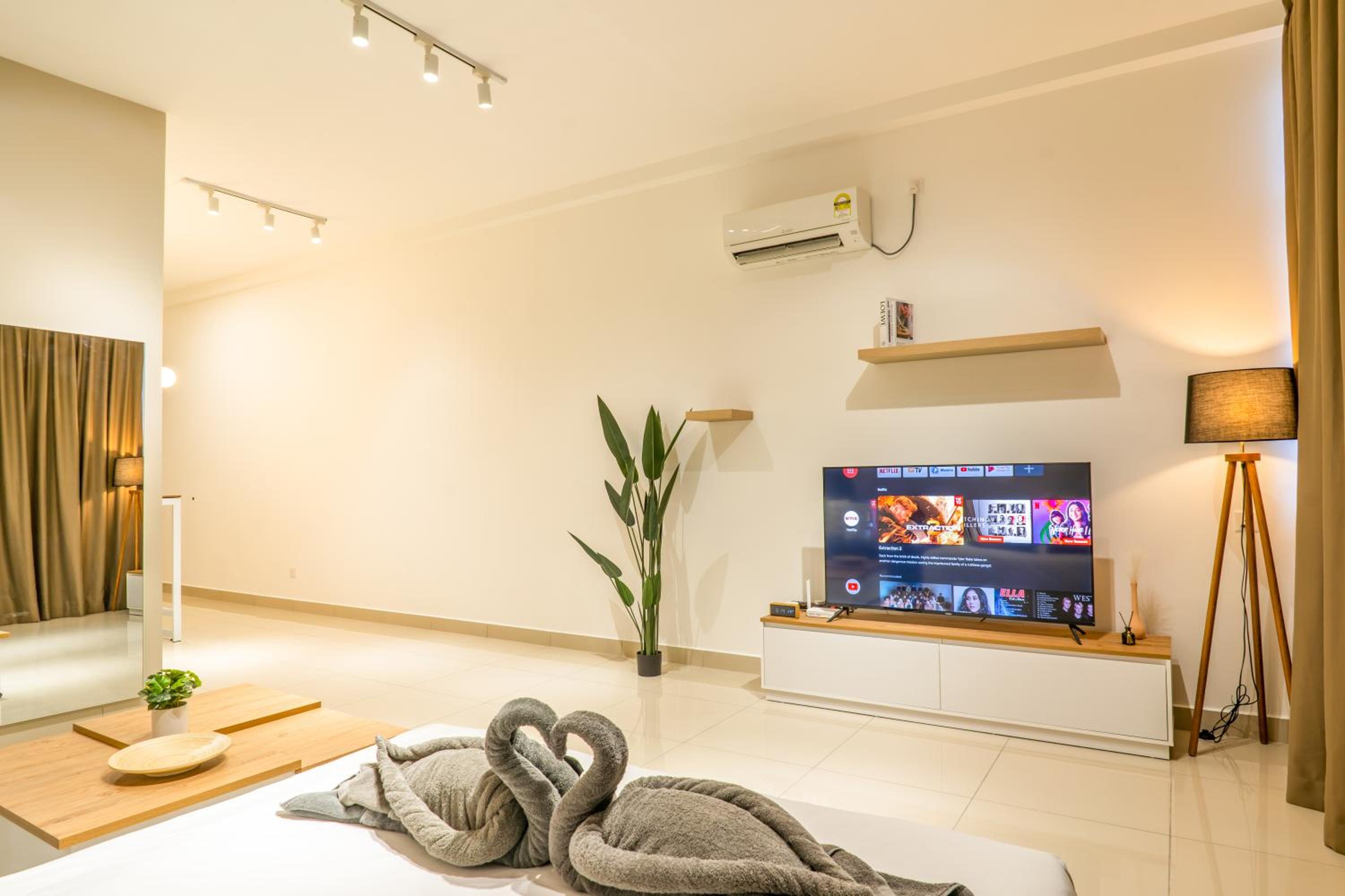 Studio Apartment photo 2