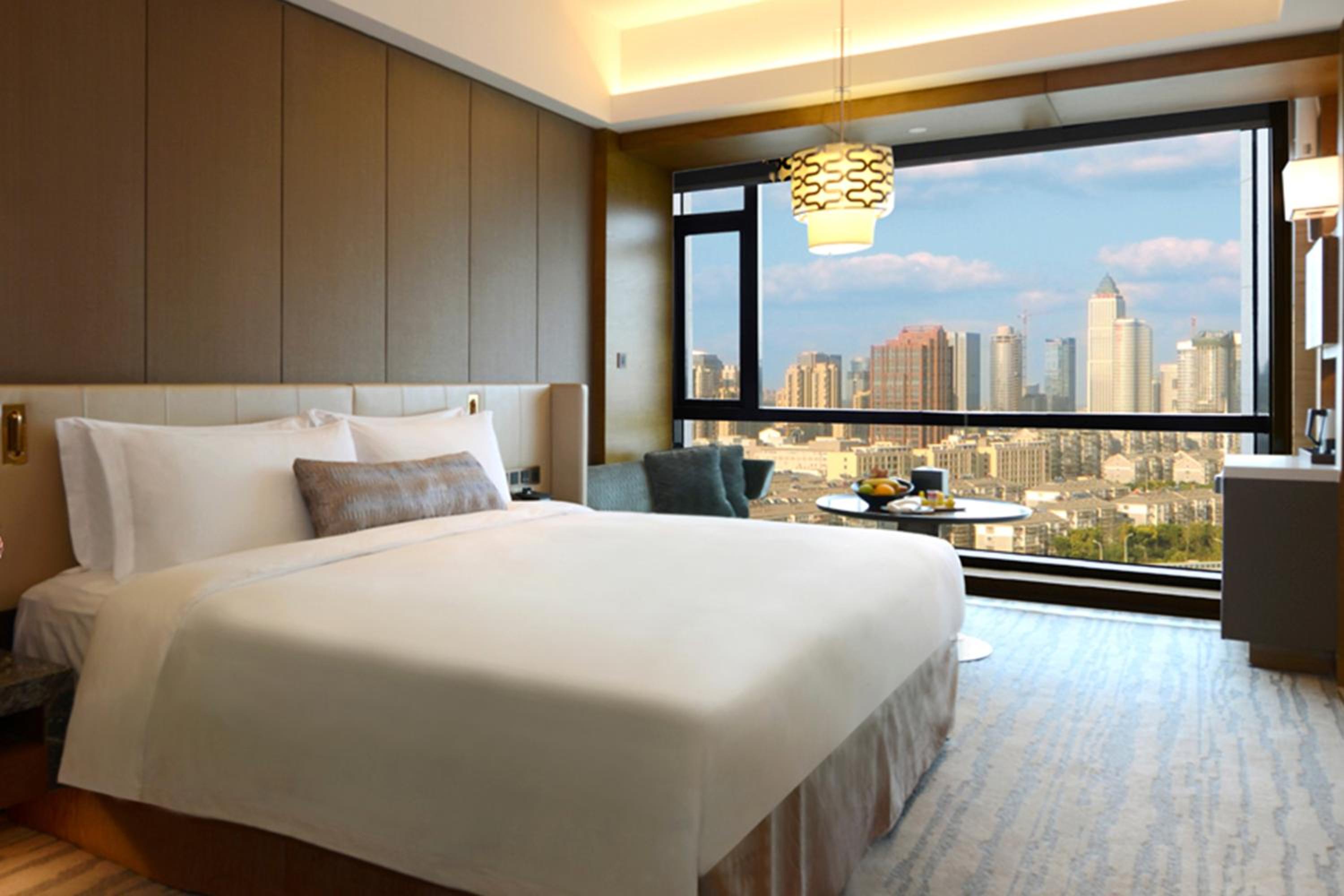 Classic King Room with City View