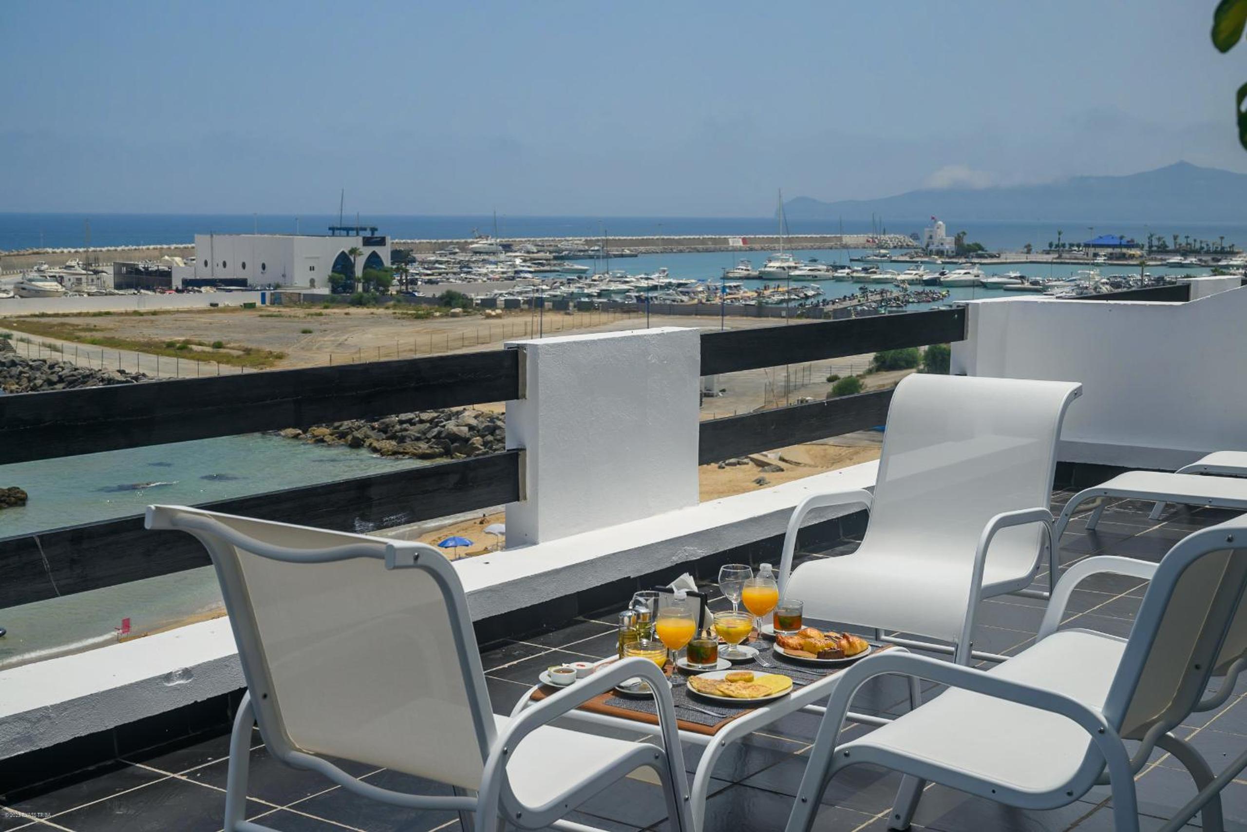 Junior Suite with Sea View - Photo 11