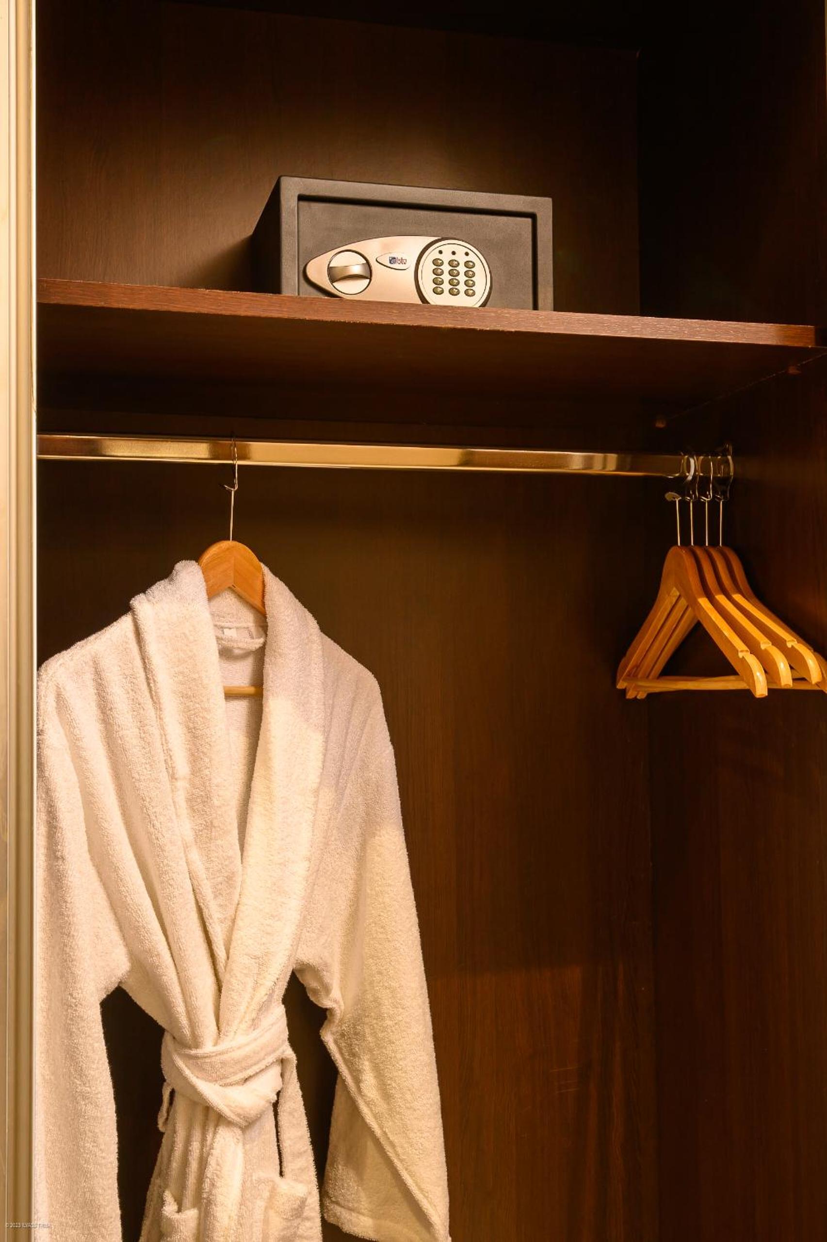 Standard Double Suite - Photo 8