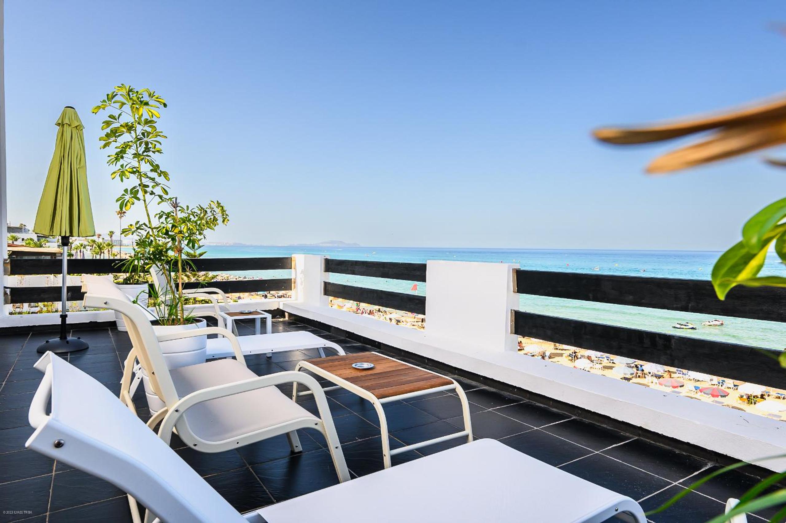 Junior Suite with Sea View - Photo 16