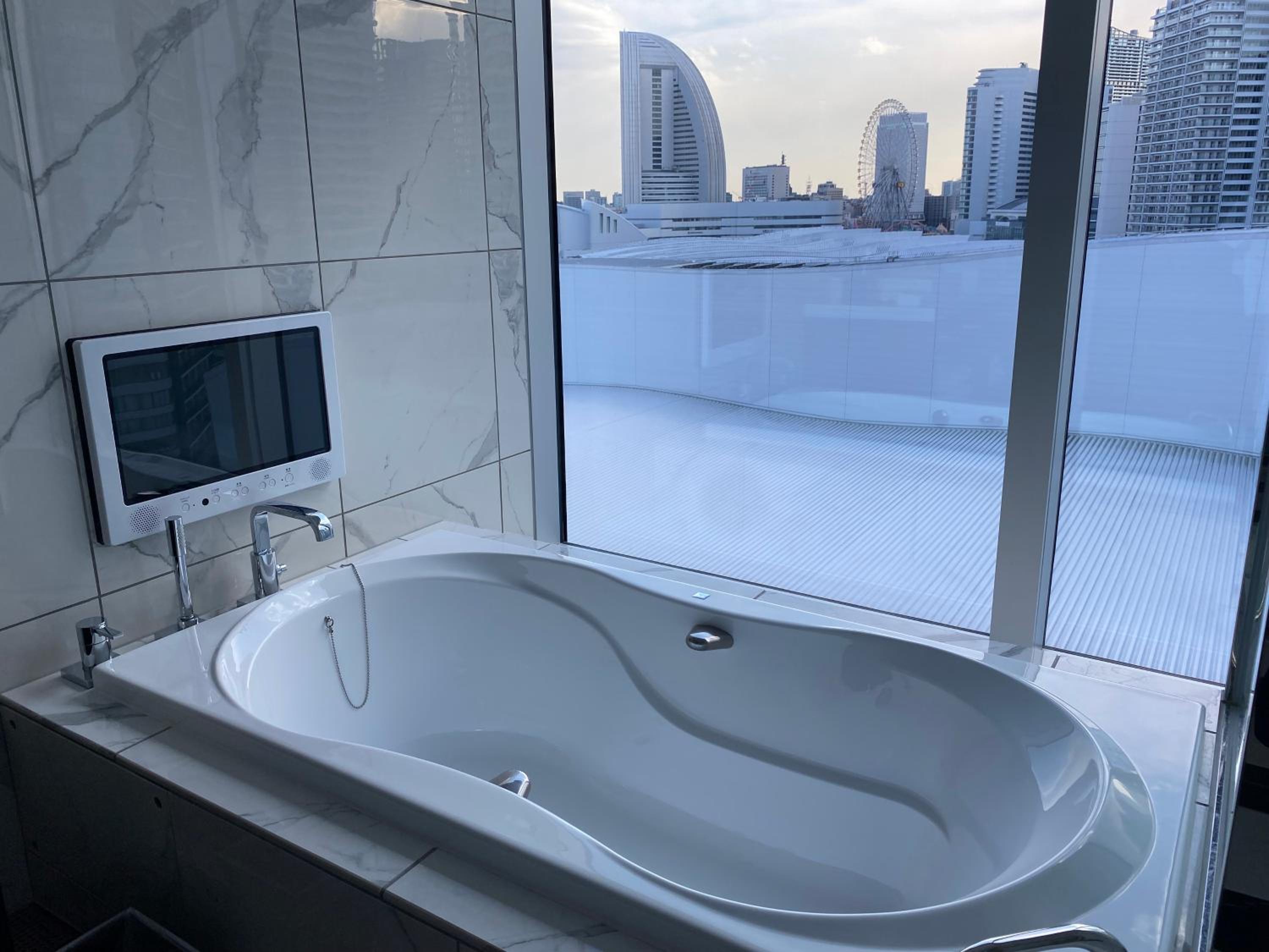 Premium Suite King - Photo 8