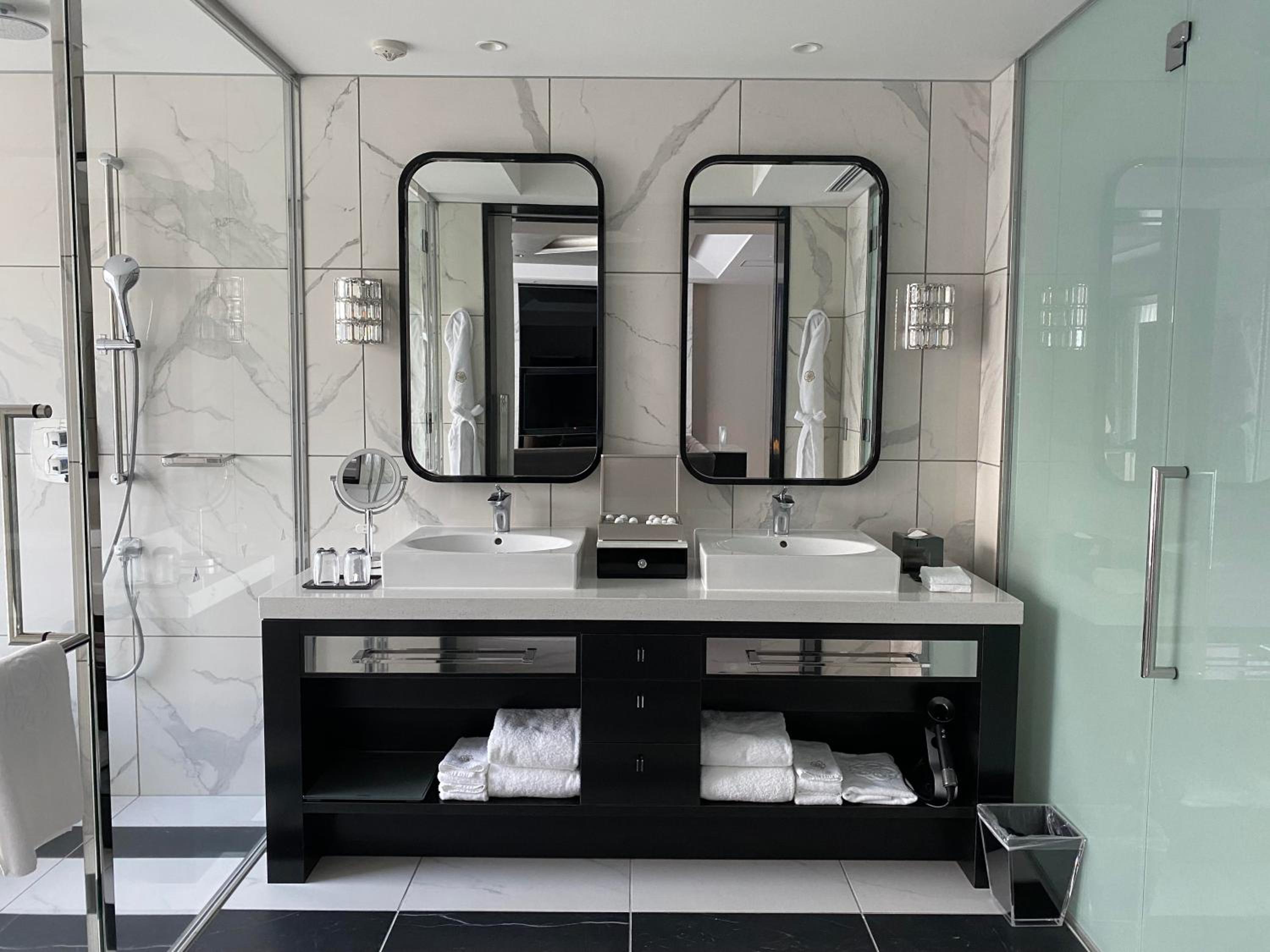 Premium Suite Twin - Photo 2
