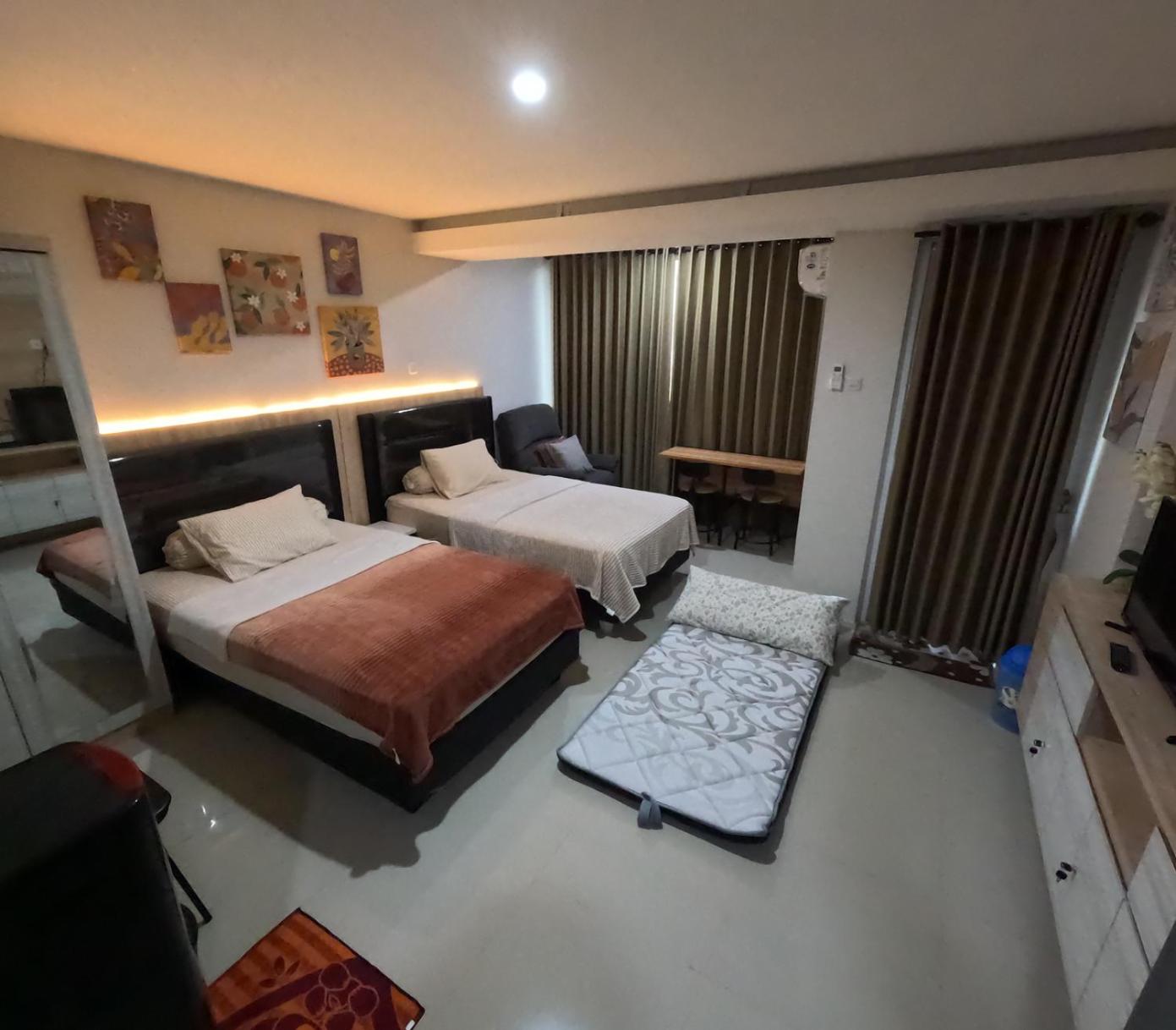 Studio Apartment photo 3
