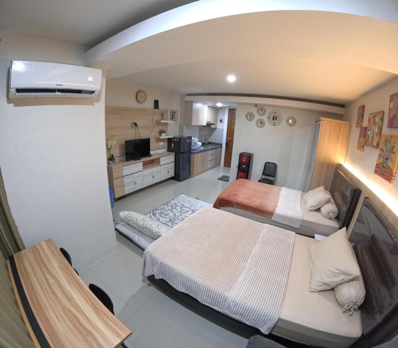 Studio Apartment photo 2