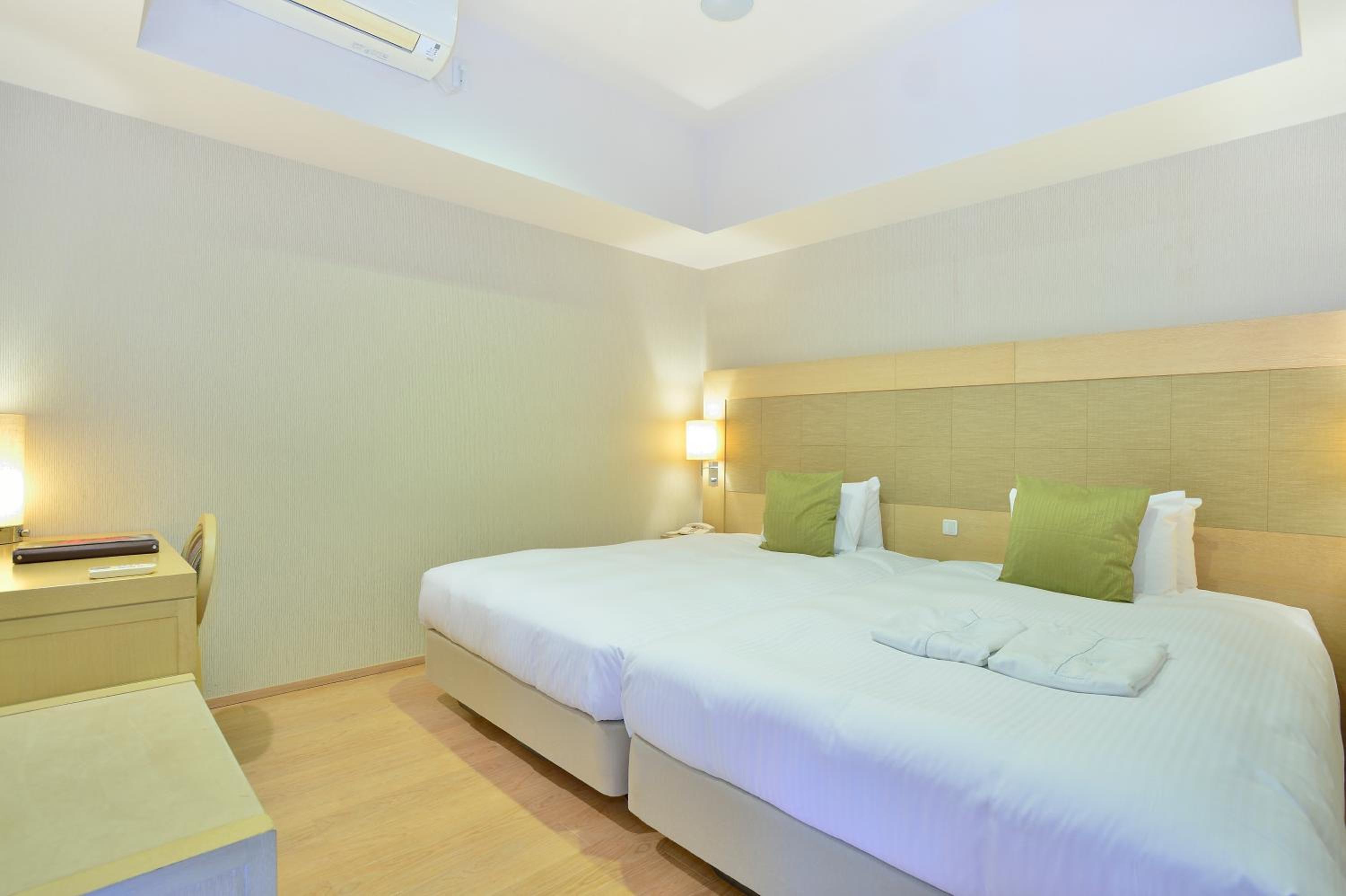 Deluxe One-Bedroom Twin Room - Second Floor - Photo 3