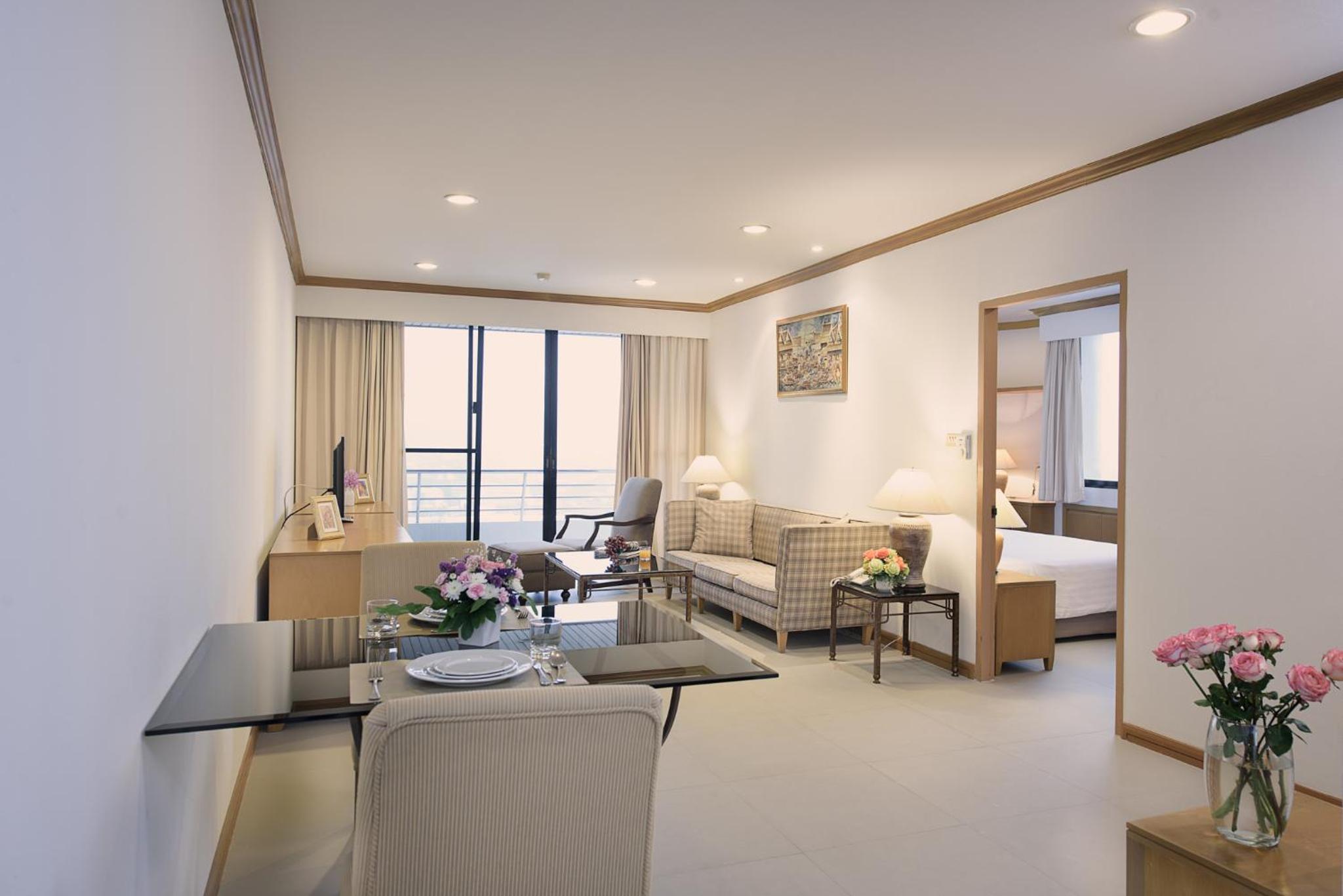 One-Bedroom Deluxe photo 3