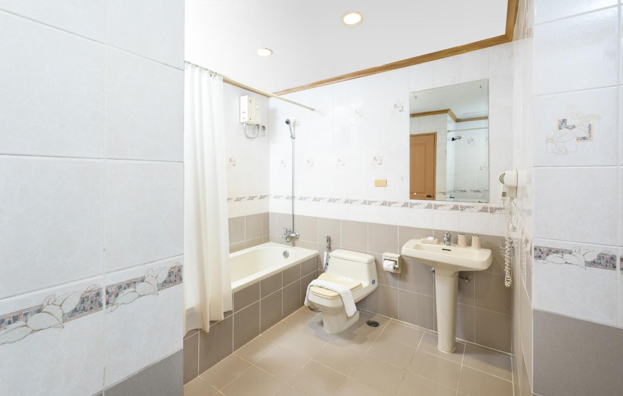 One-Bedroom Deluxe photo 2