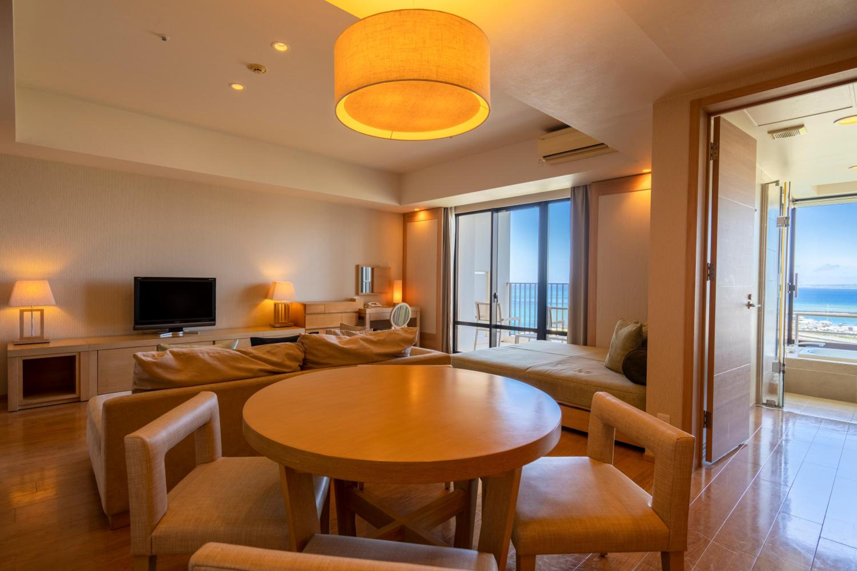 Executive One-Bedroom Suite - Photo 2