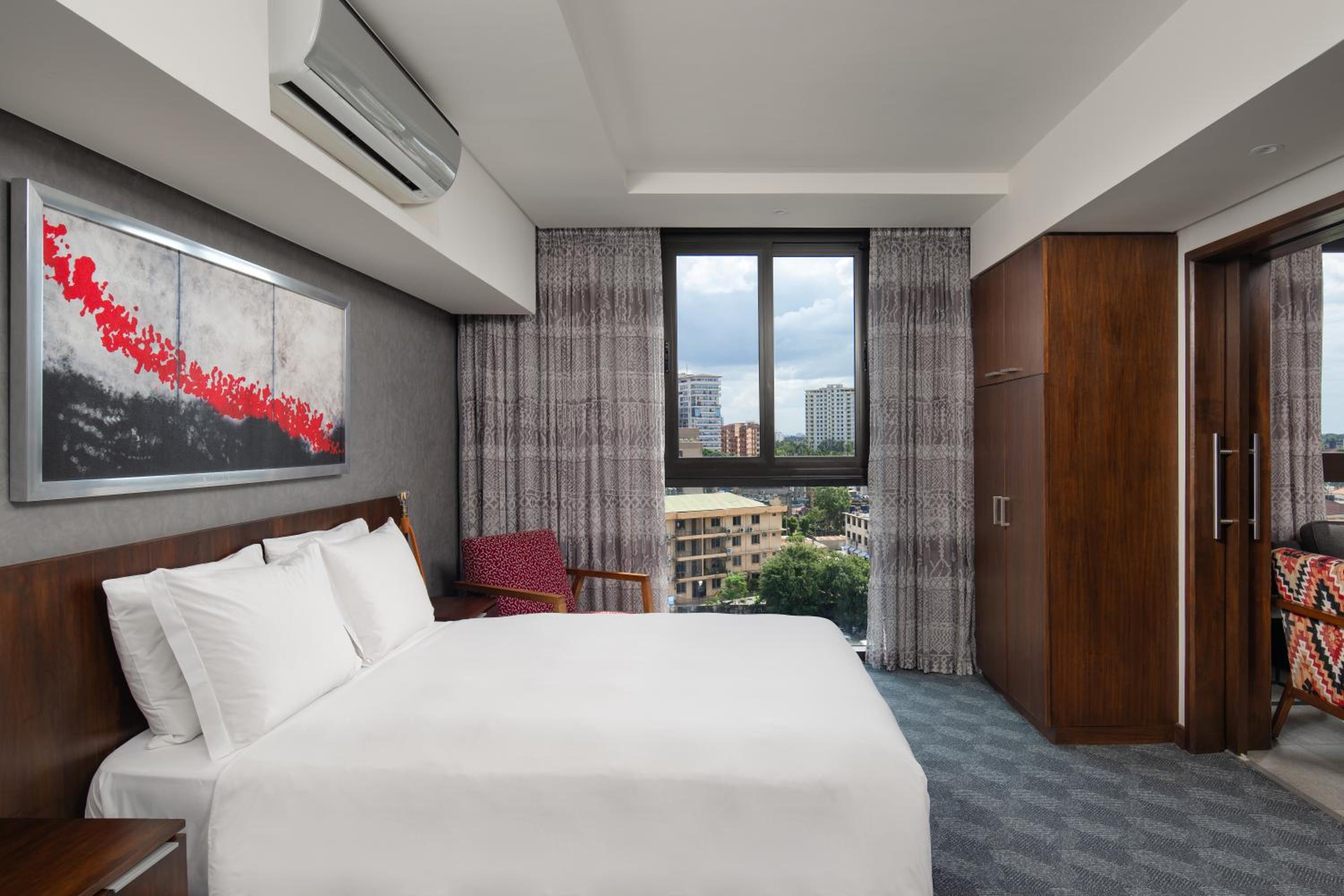One Bedroom Suite City View  photo 3