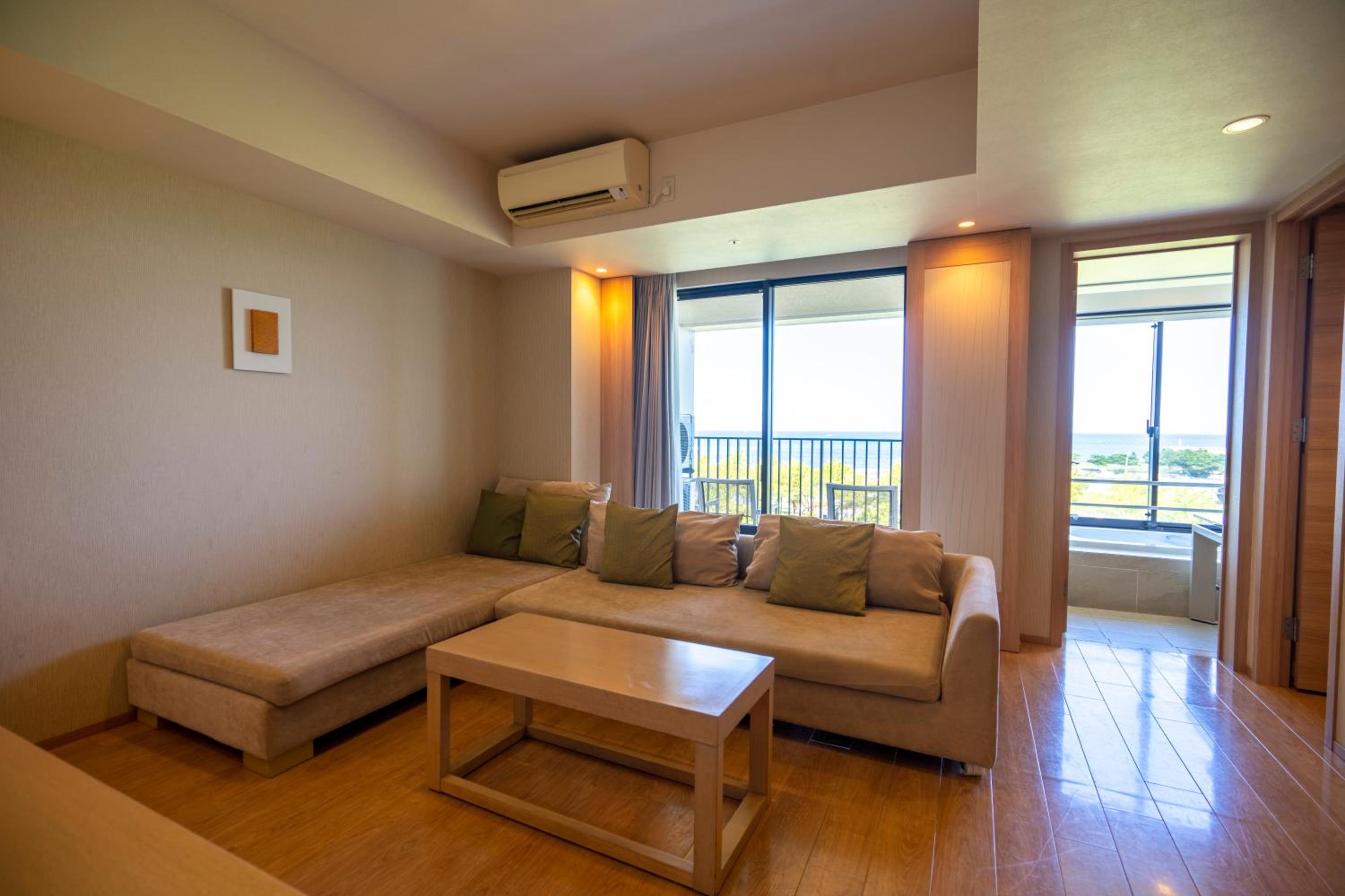 Deluxe One-Bedroom Twin Room - 3rd or 4th Floor photo 3