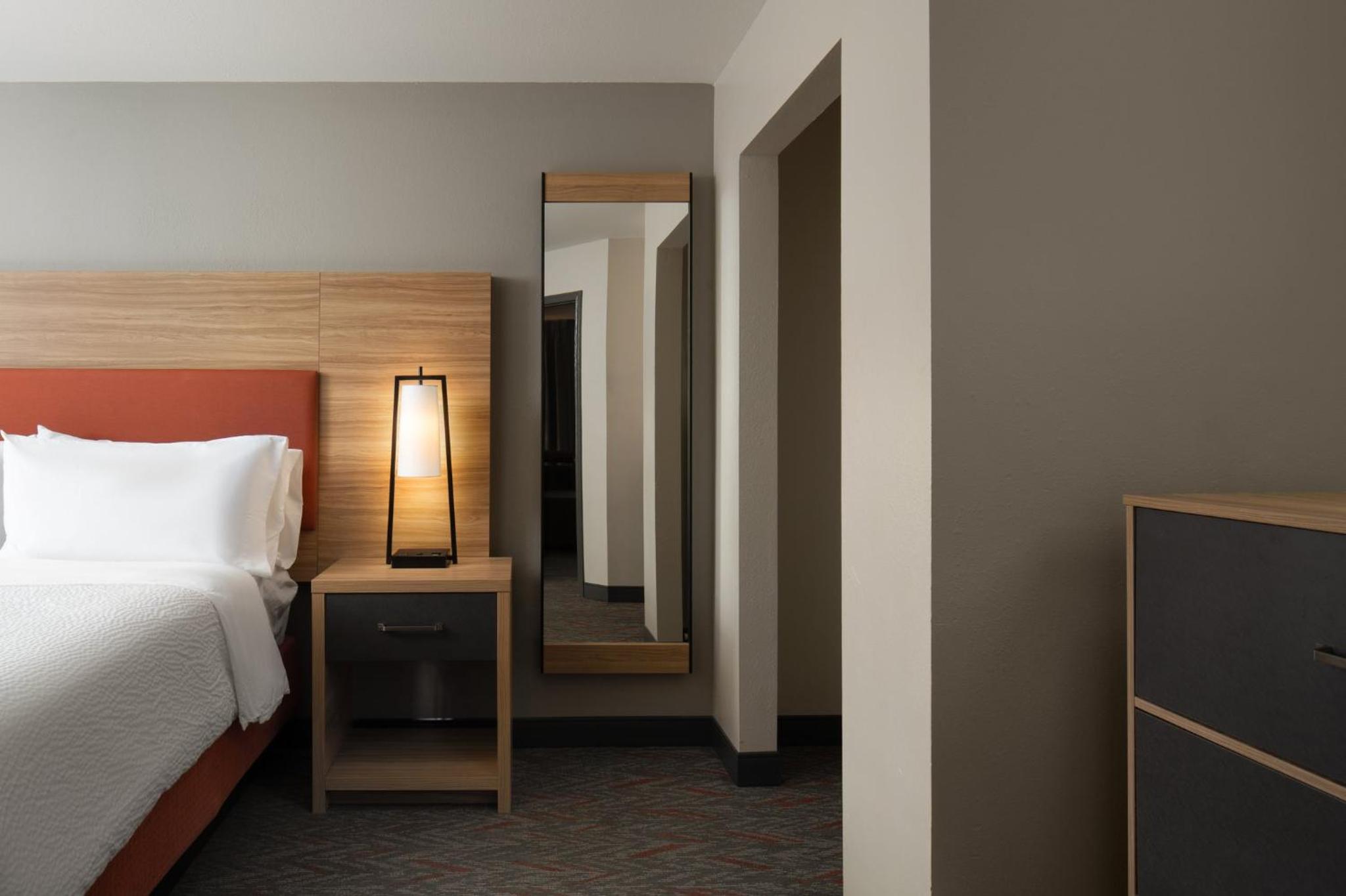Two-Bedroom Suite - Photo 2