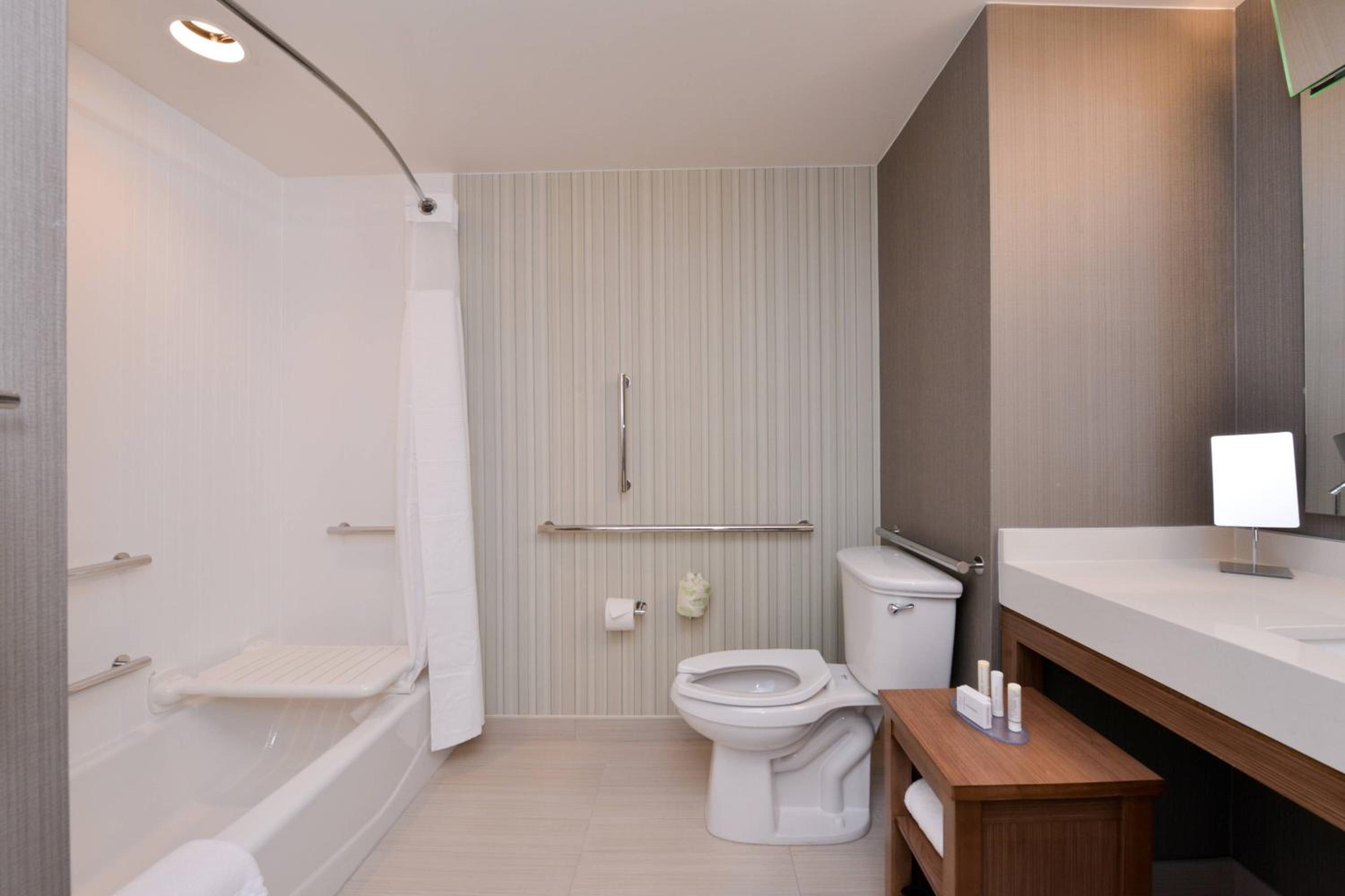Queen Room with Two Queen Beds and Adapted Tub - Mobility and Hearing Accessible photo 2