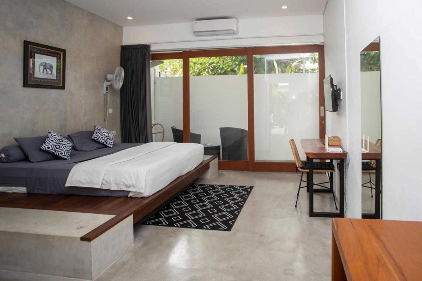 Standard Suite - Photo 4