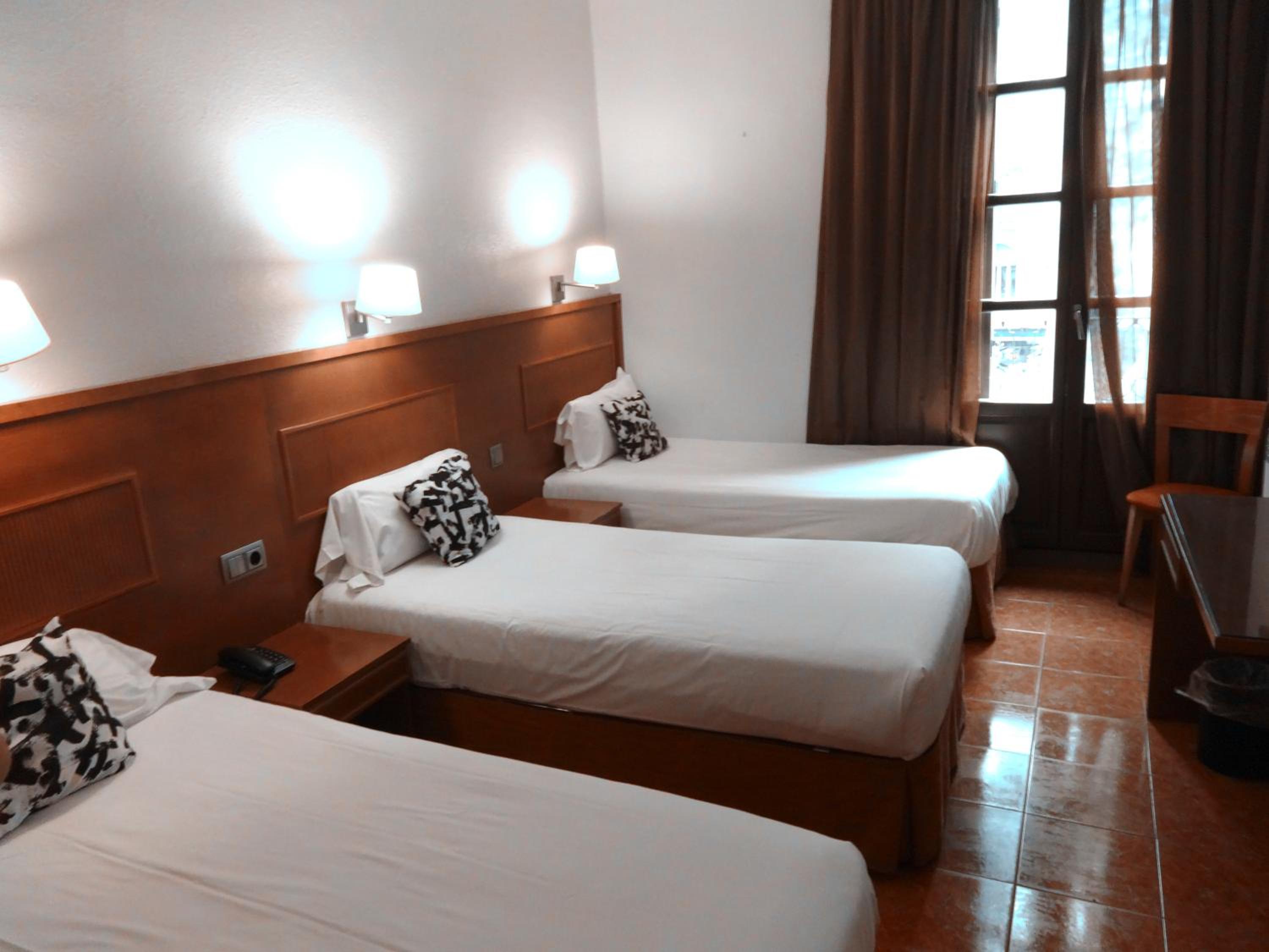 Classic Quadruple Room photo 3