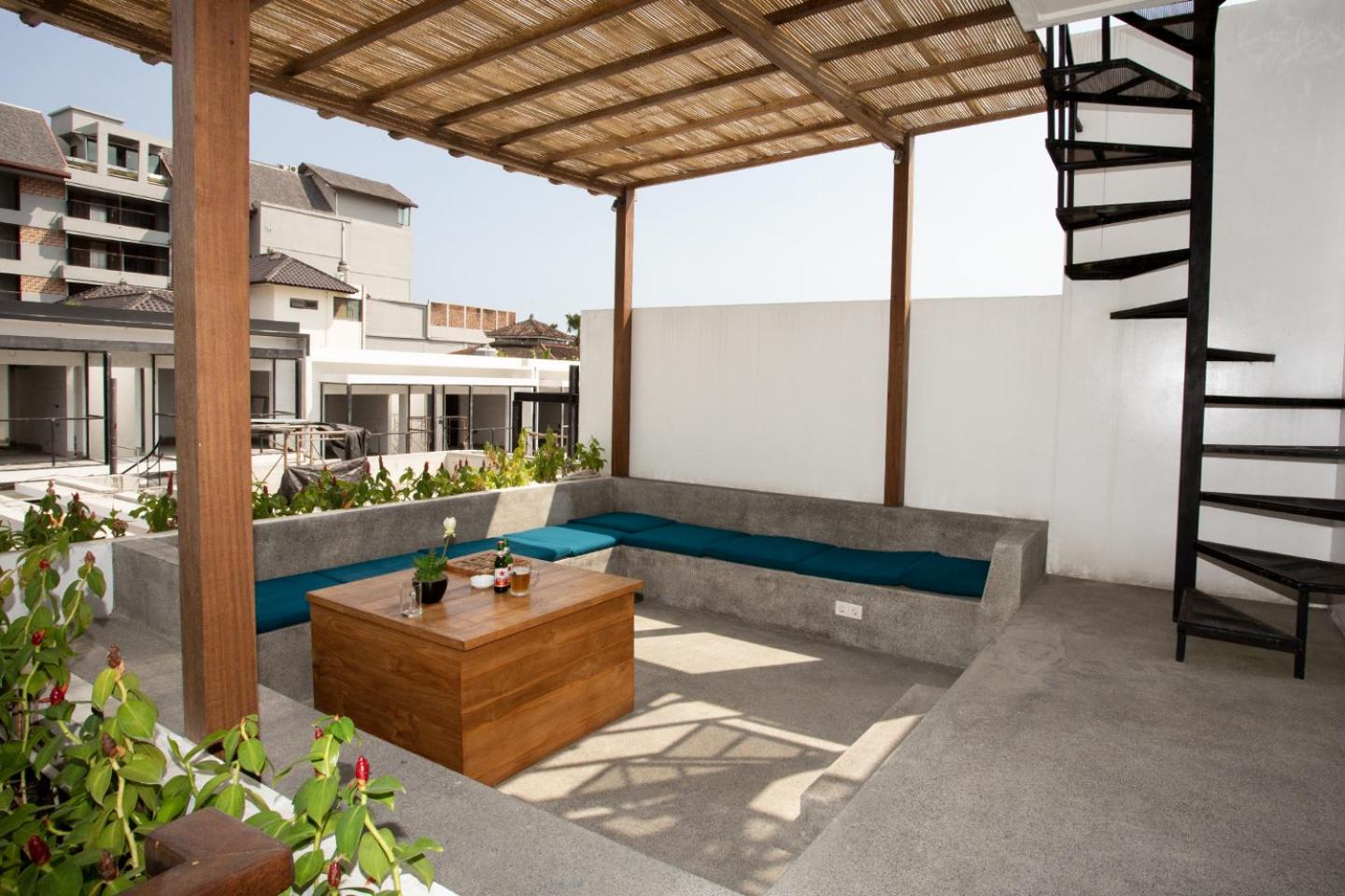 One-Bedroom Apartment - Photo 11