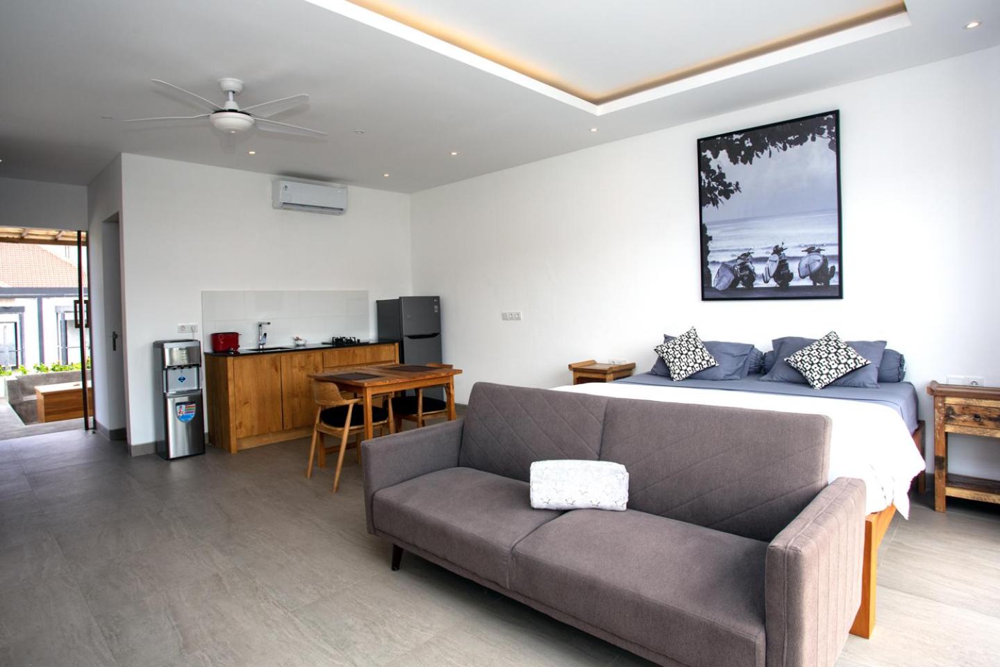 One-Bedroom Apartment - Photo 6