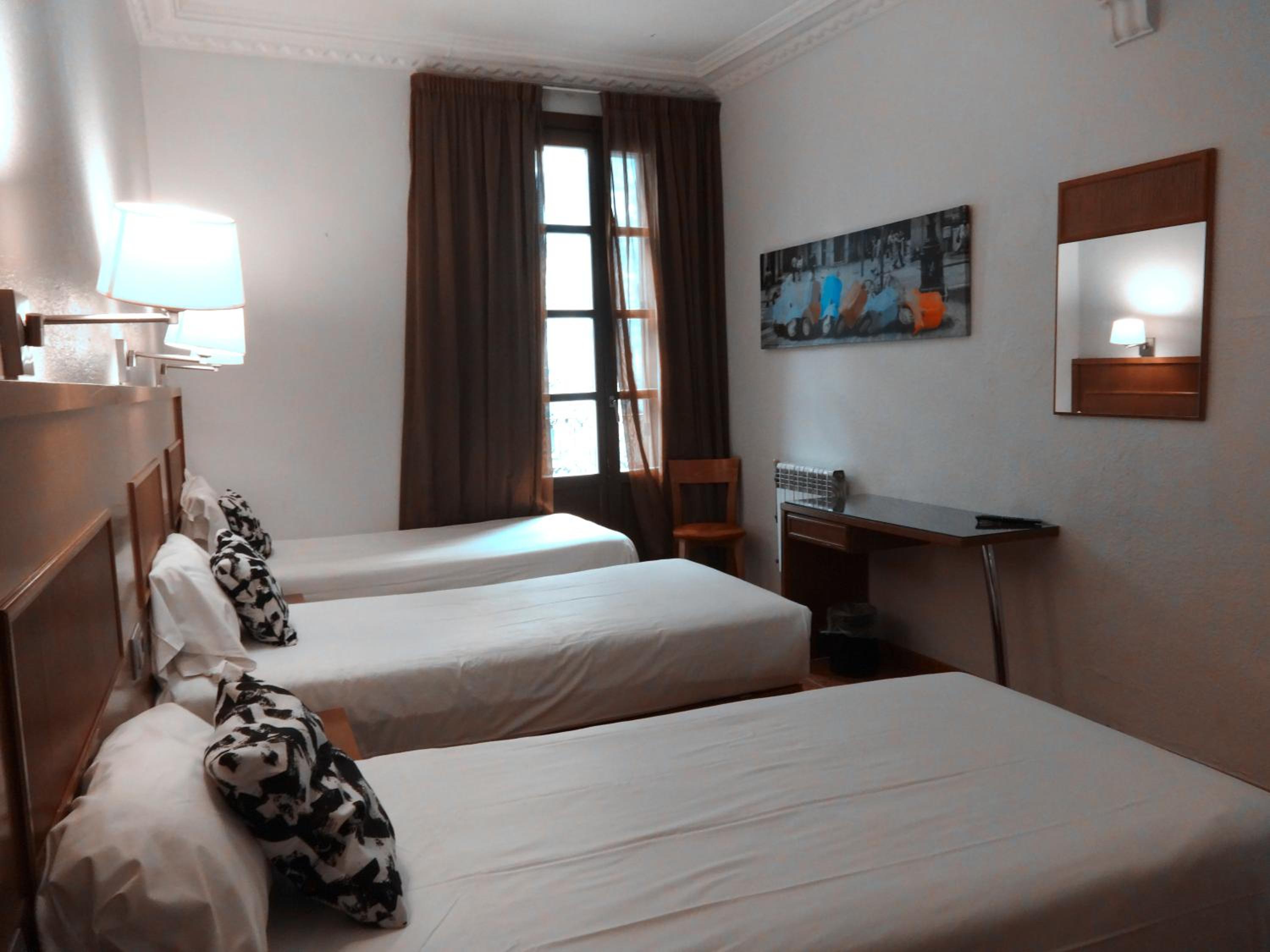 Classic Quadruple Room photo 3