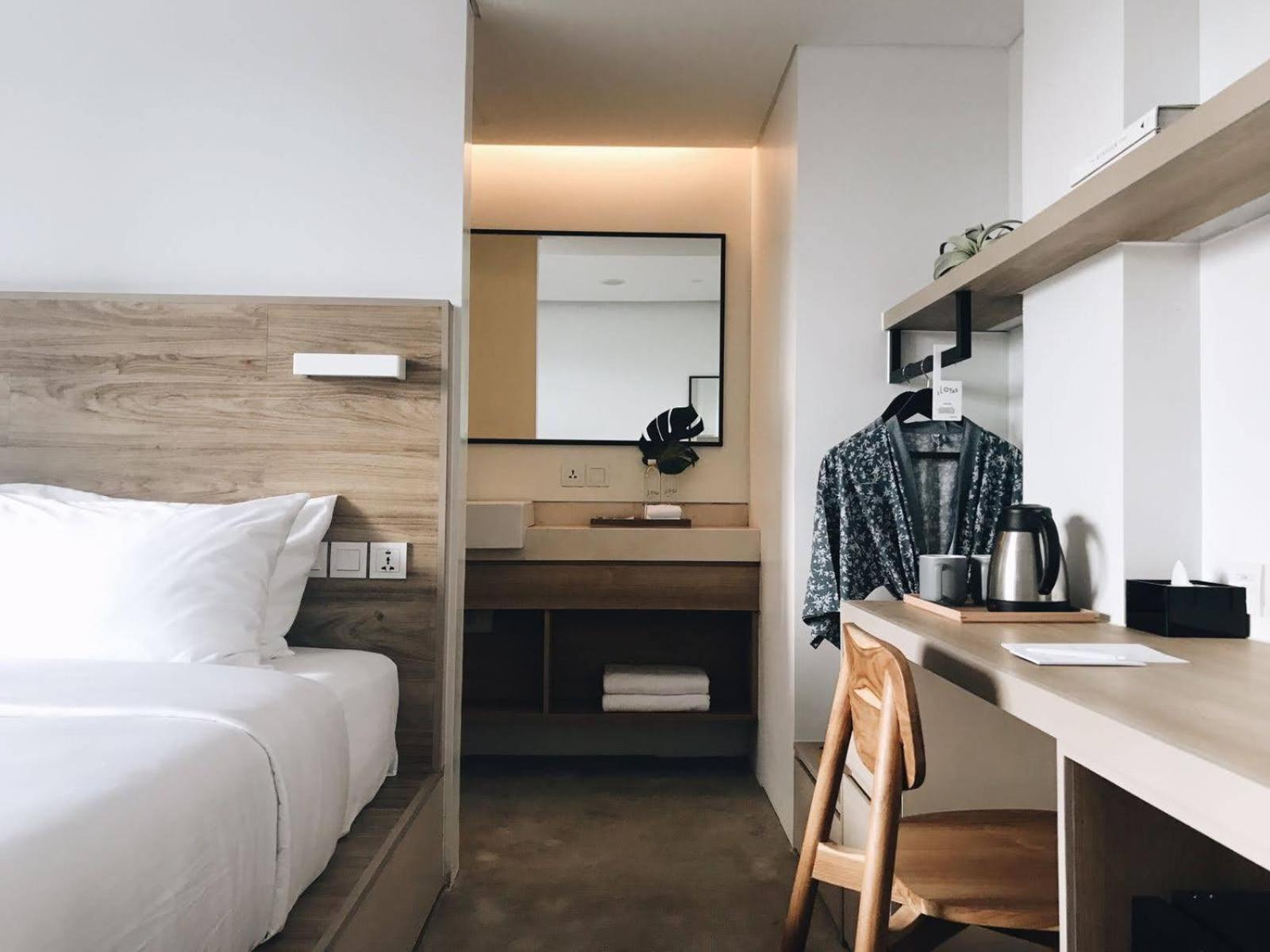 The Sky Room with Bathtub - Photo 4