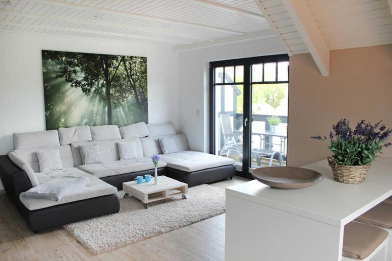 Two-Bedroom Apartment with Shower  photo 1