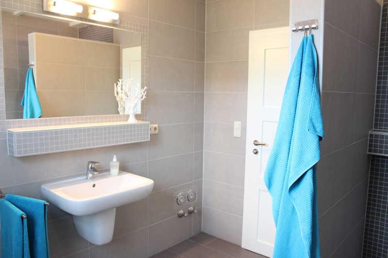 Two-Bedroom Apartment with Shower  photo 3