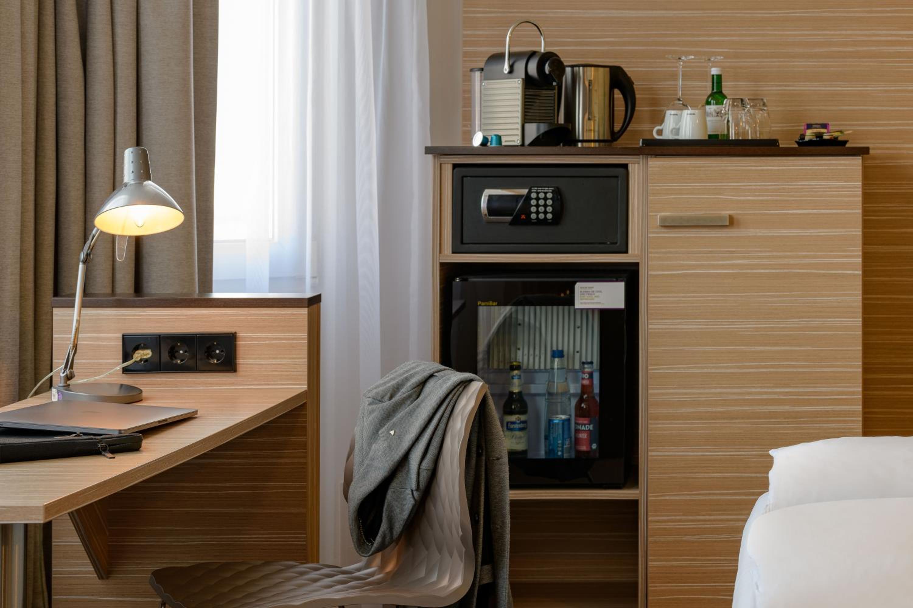 Privilege Queen Room - Photo 6