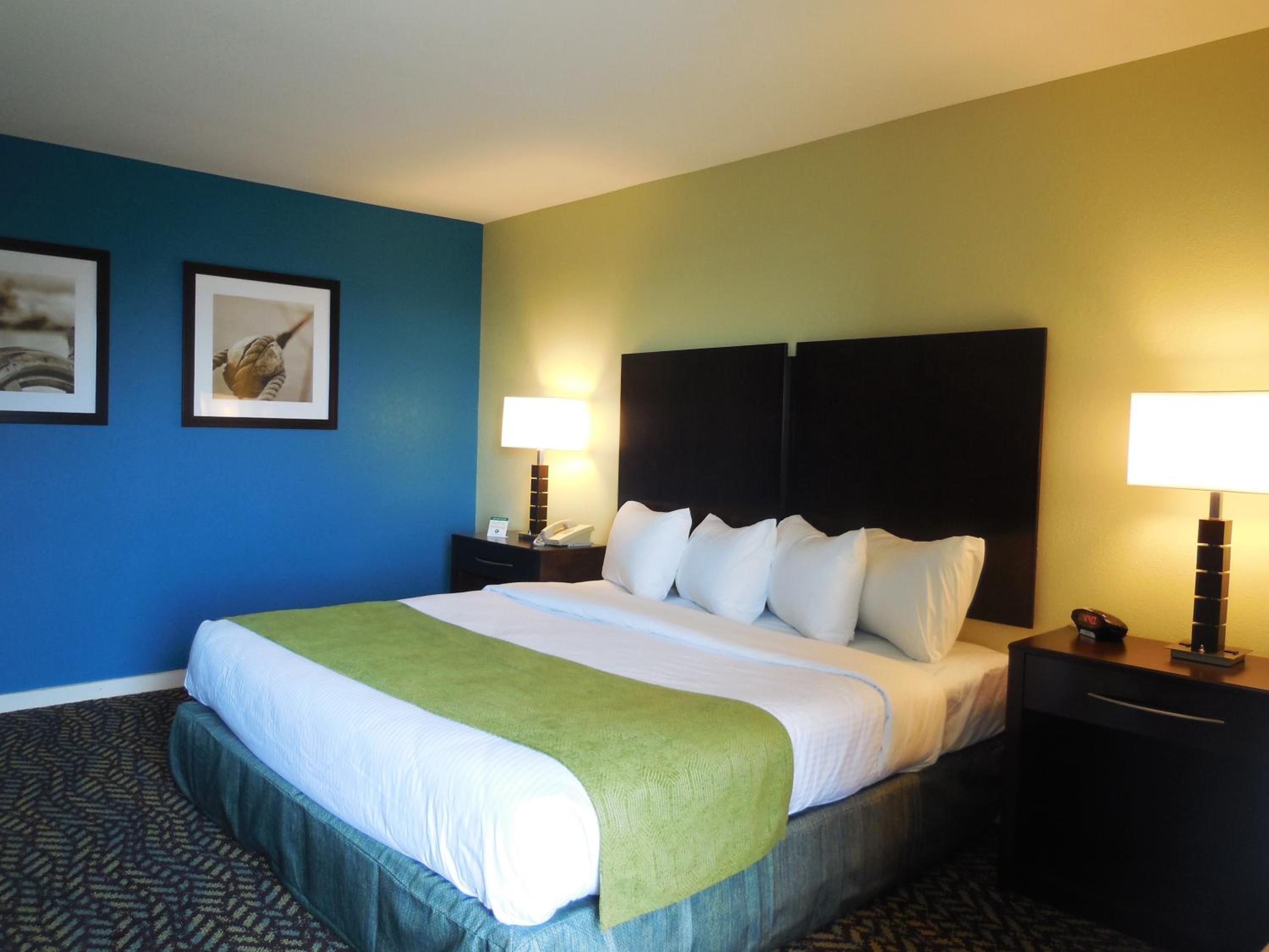 King Room with Balcony photo 1