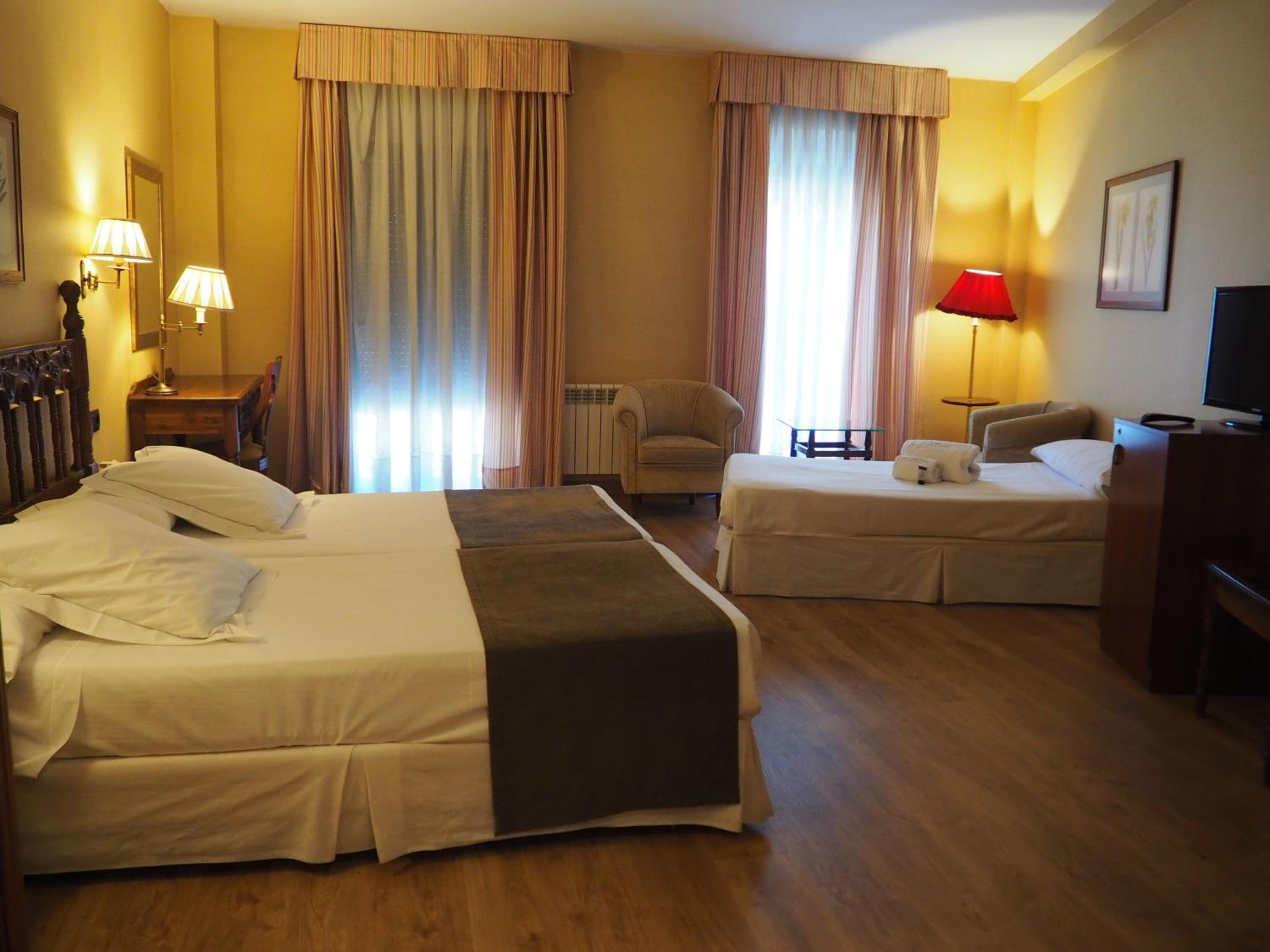Triple Room - Photo 1