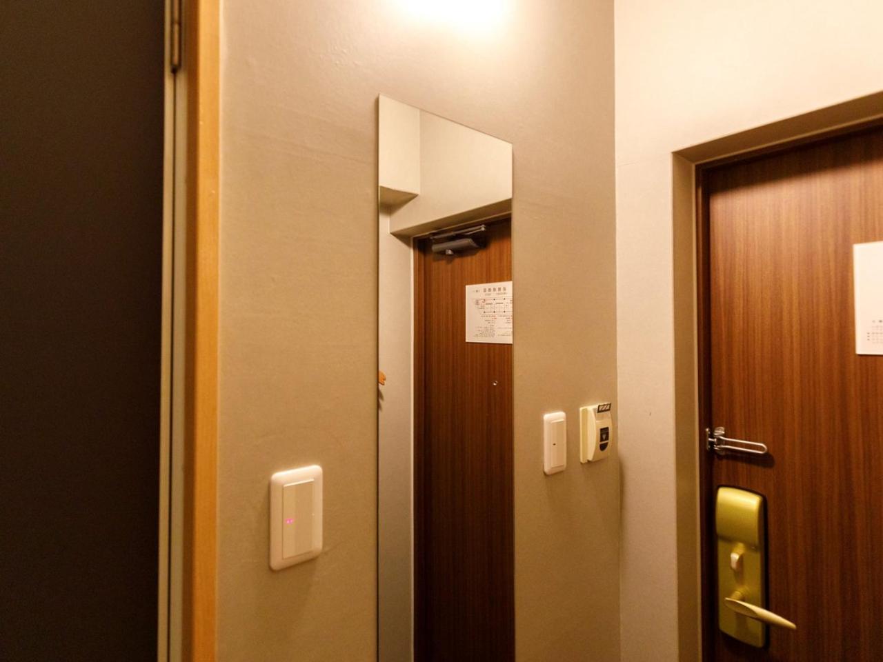 Single Room - Smoking (E-Cigarets Only) photo 2