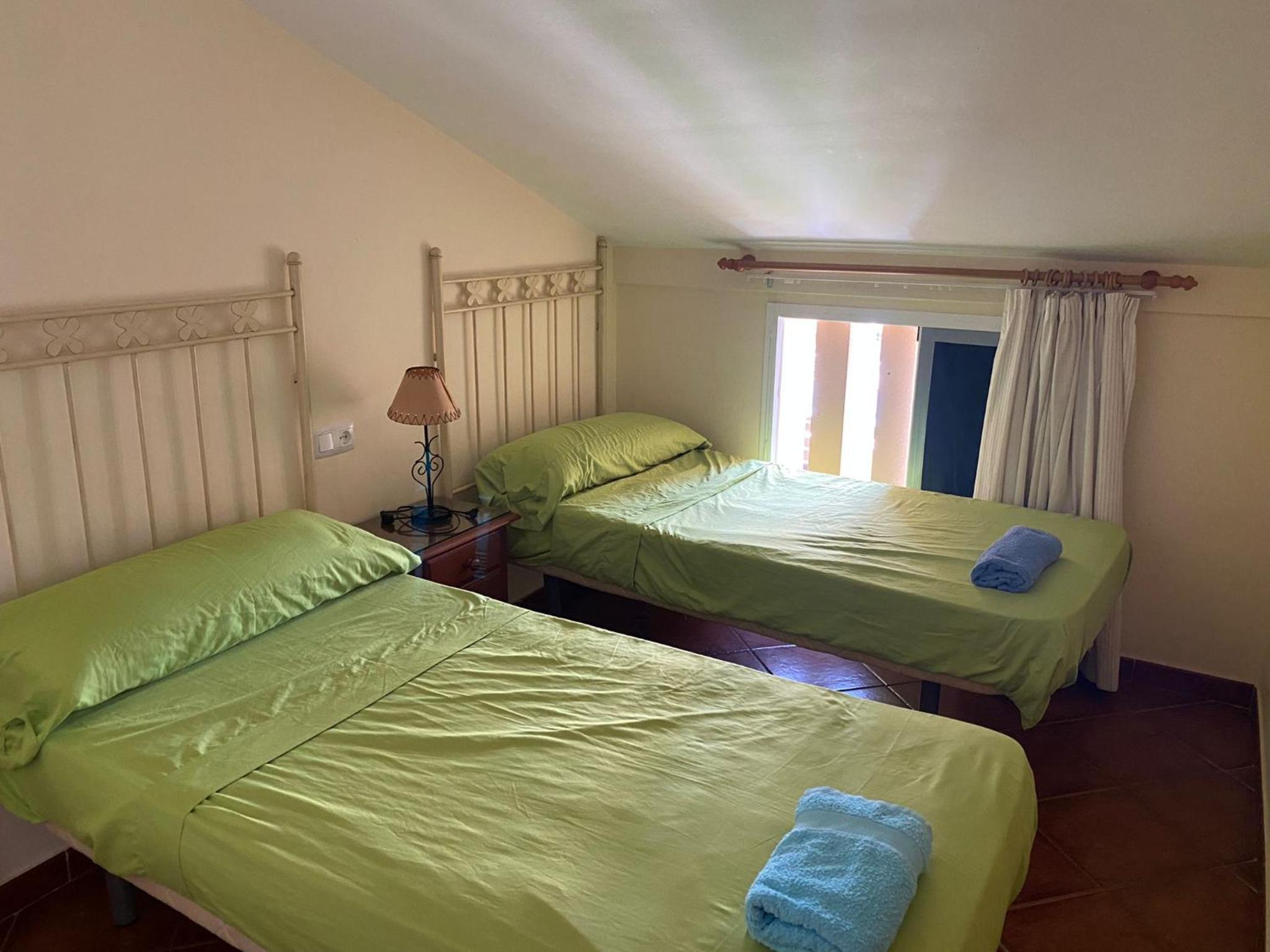 Five-Bedroom House photo 3